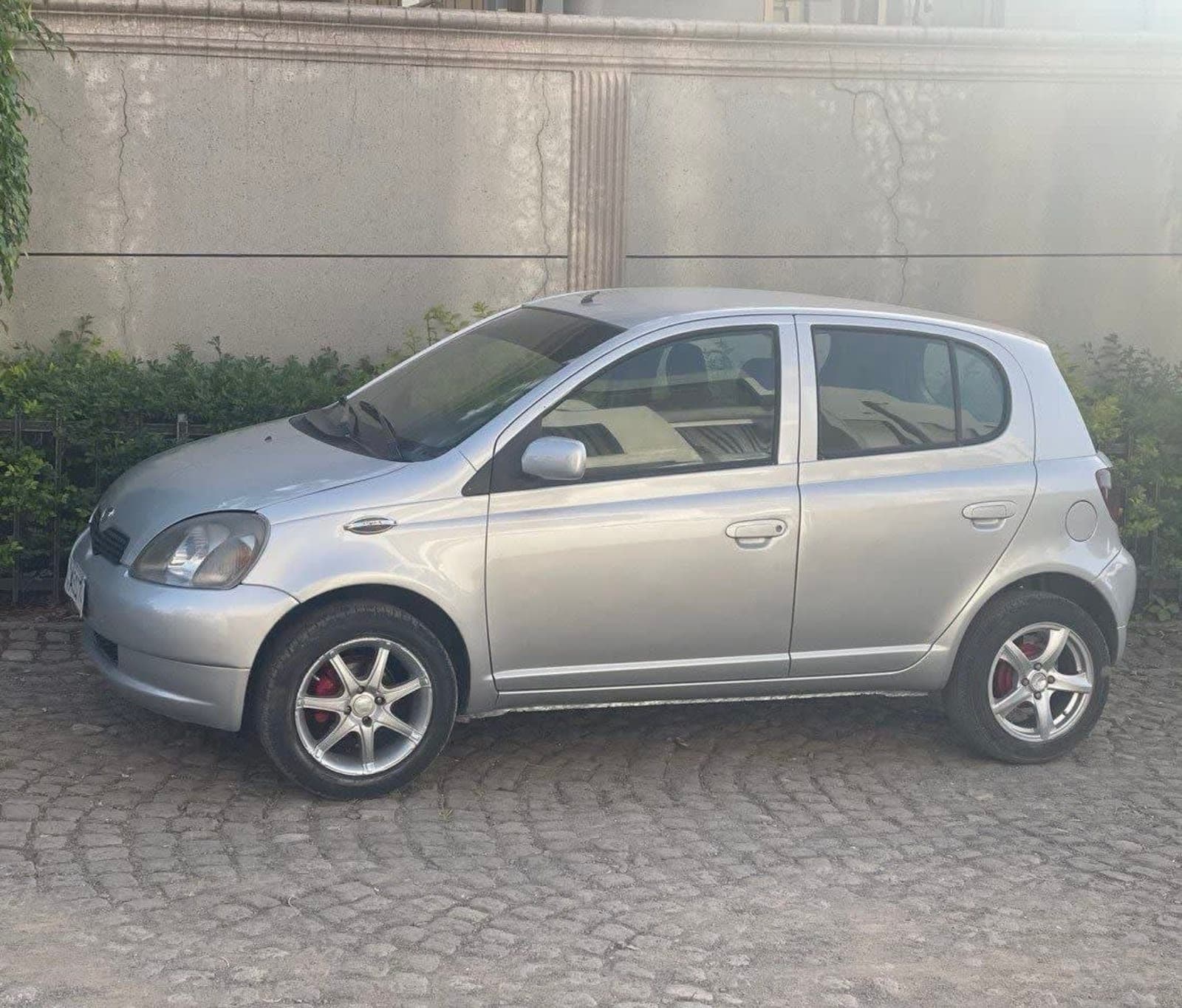2000 Toyota Vitz — photo 3