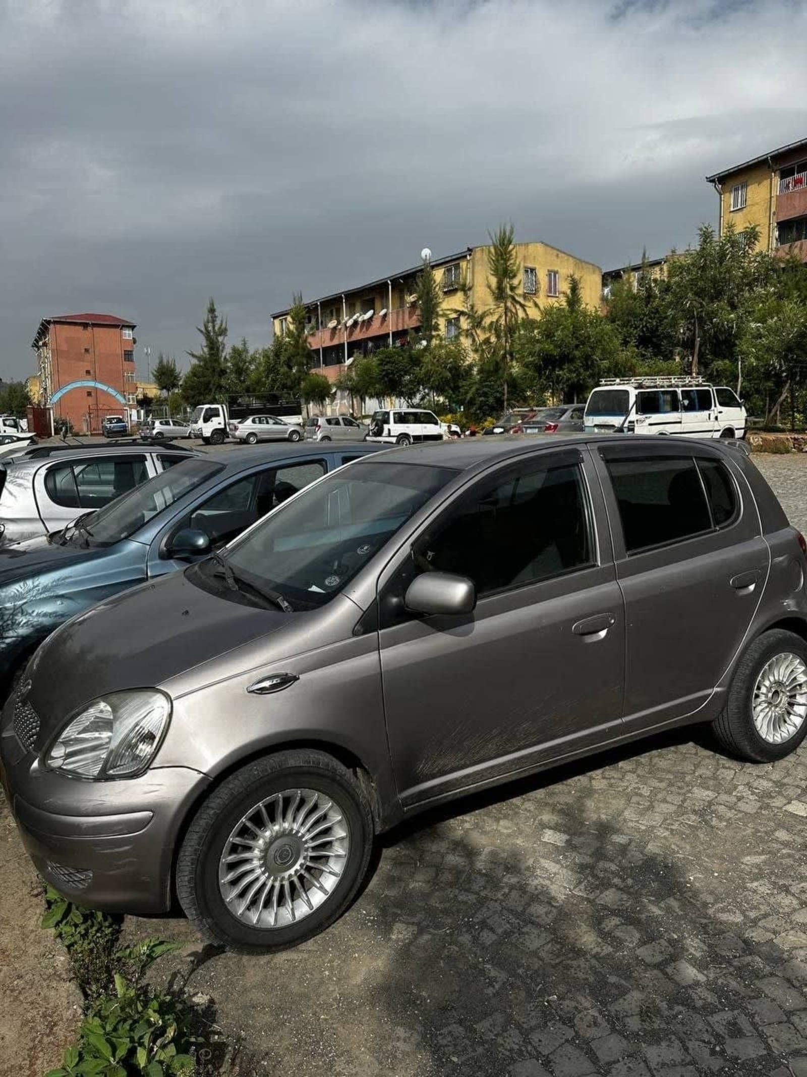 2004 Toyota Vitz