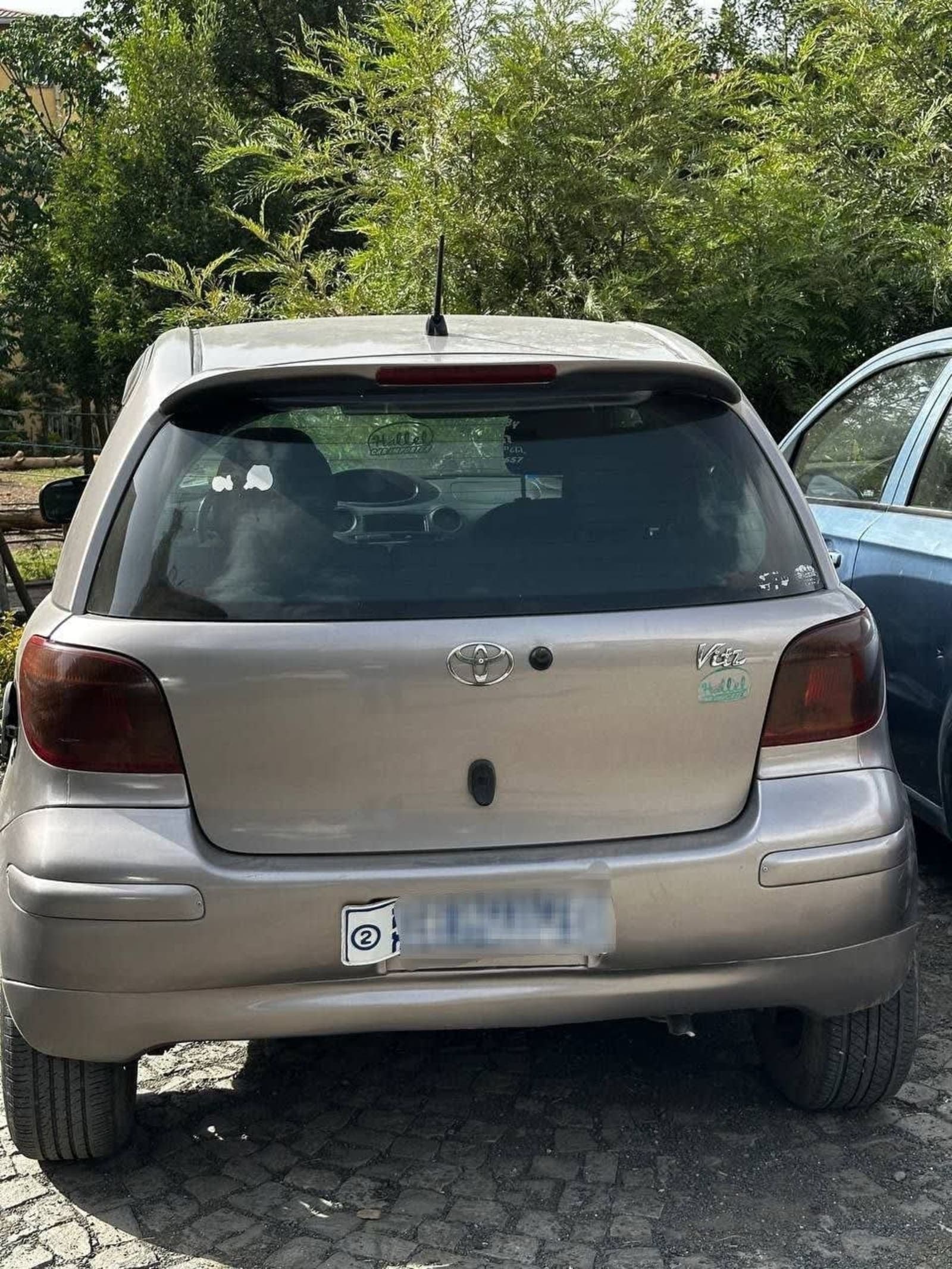 2004 Toyota Vitz — photo 2