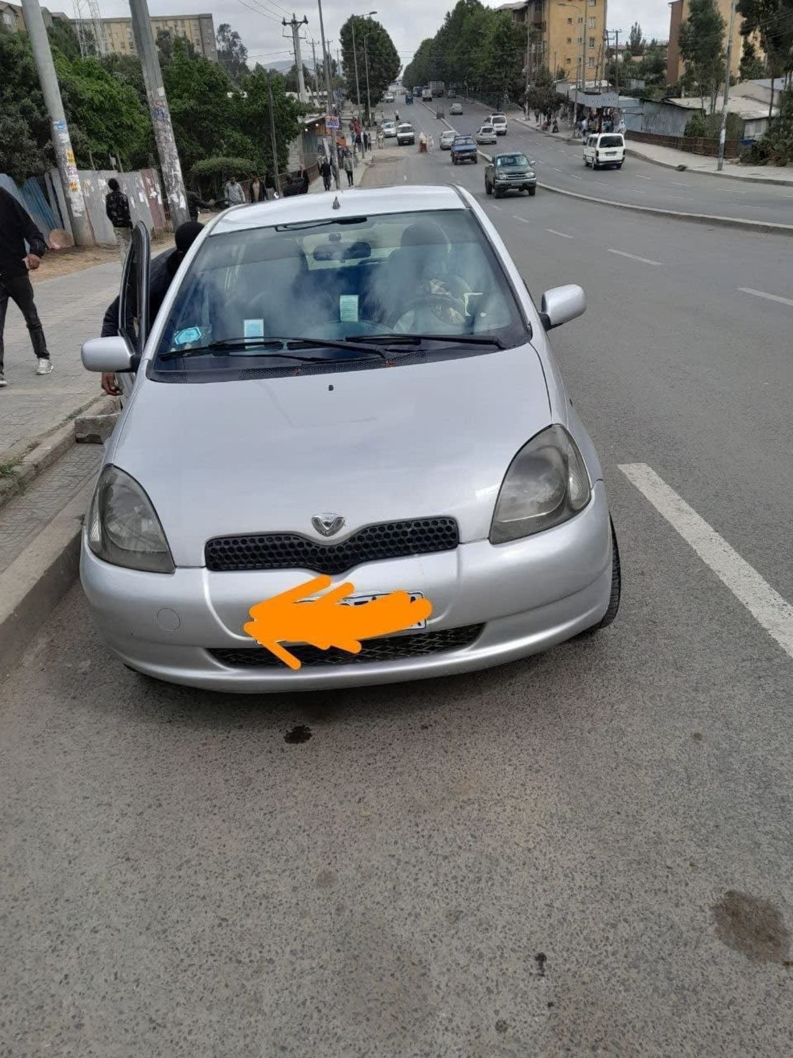 2001 Toyota Vitz — photo 4
