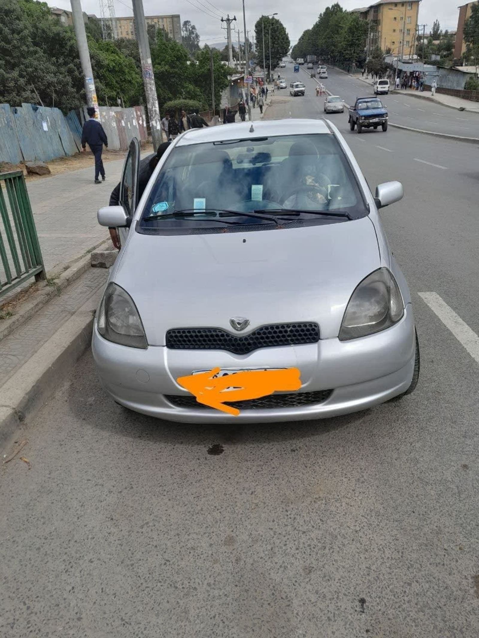 2001 Toyota Vitz — photo 6