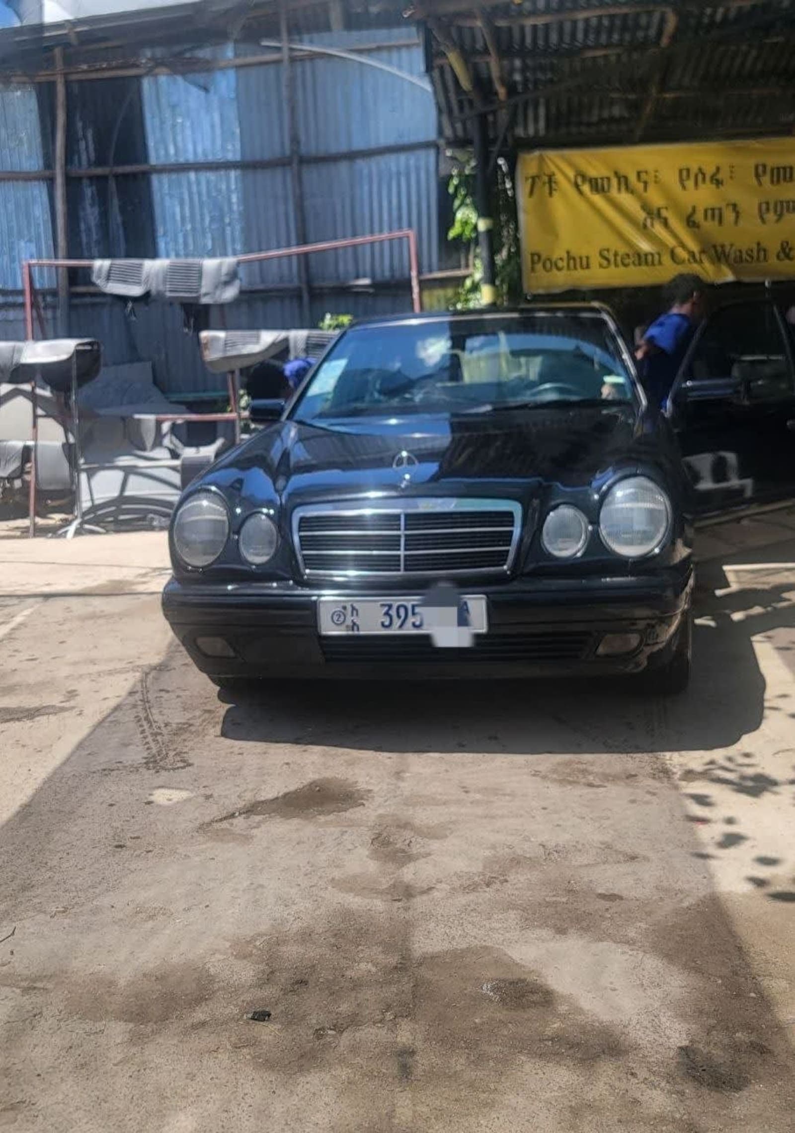 1997 Mercedes Smiling — photo 2