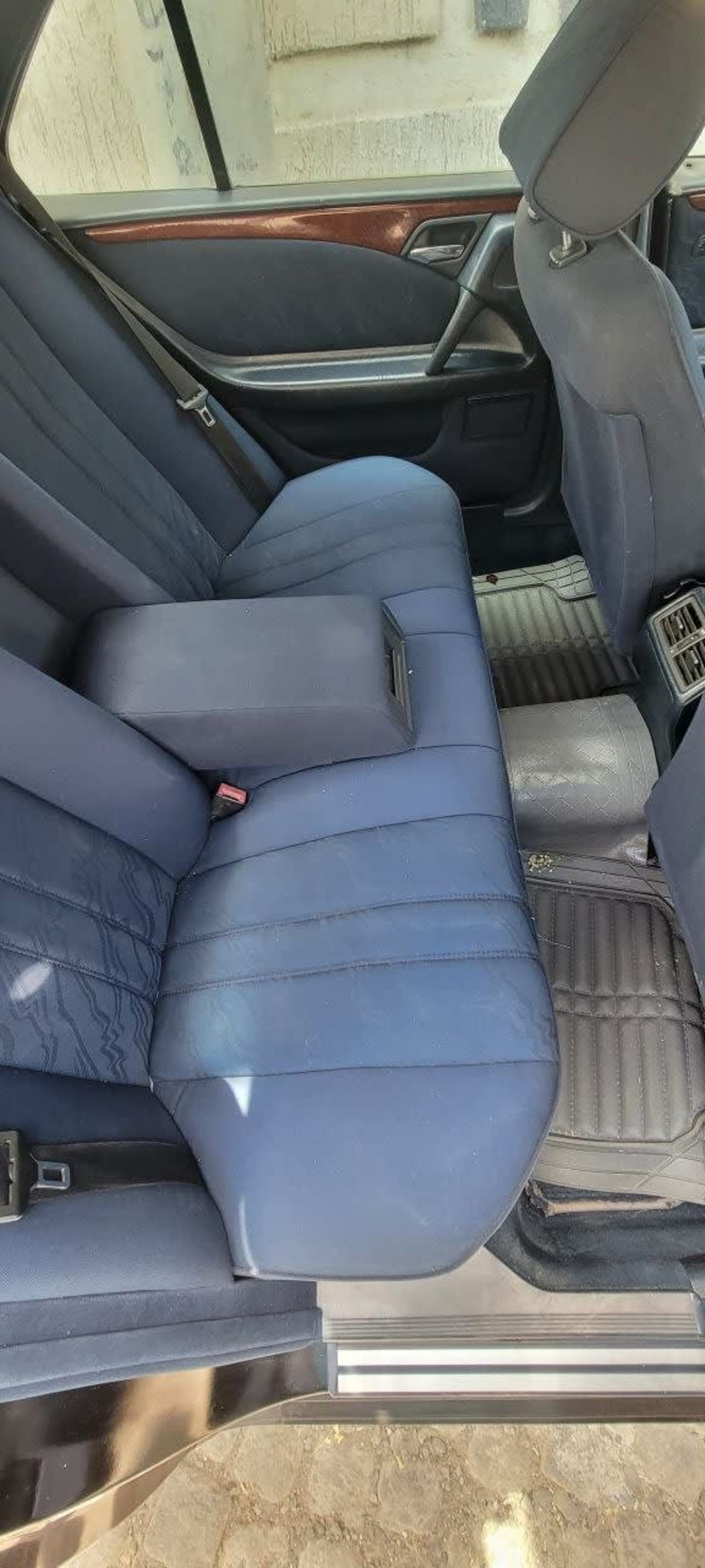 1997 Mercedes Smiling — photo 3