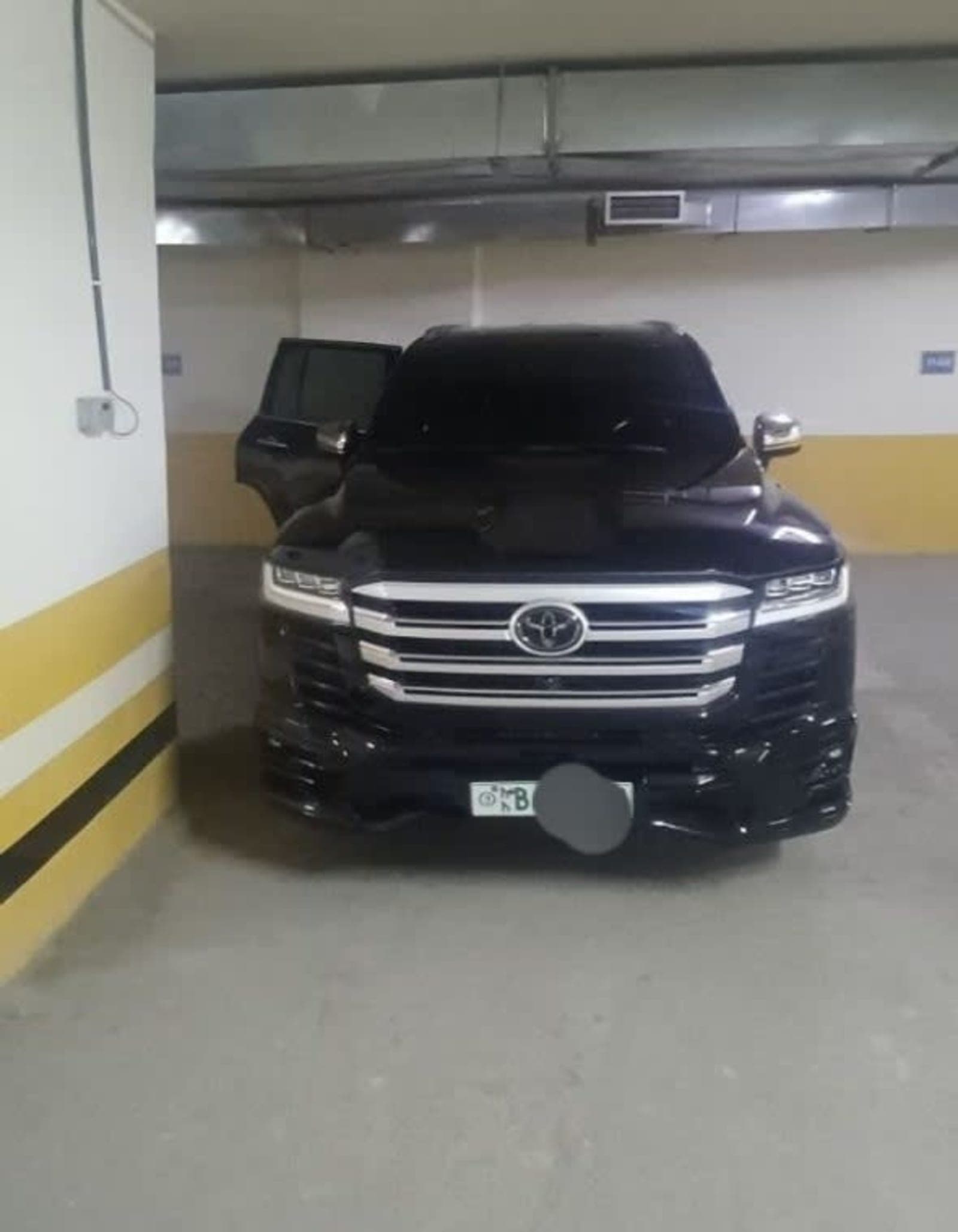 2023 Toyota V6 VXR — photo 5