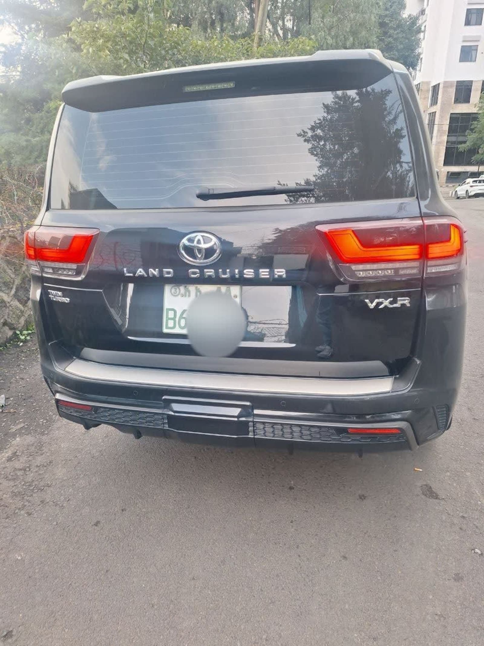 2023 Toyota V6 VXR — photo 7