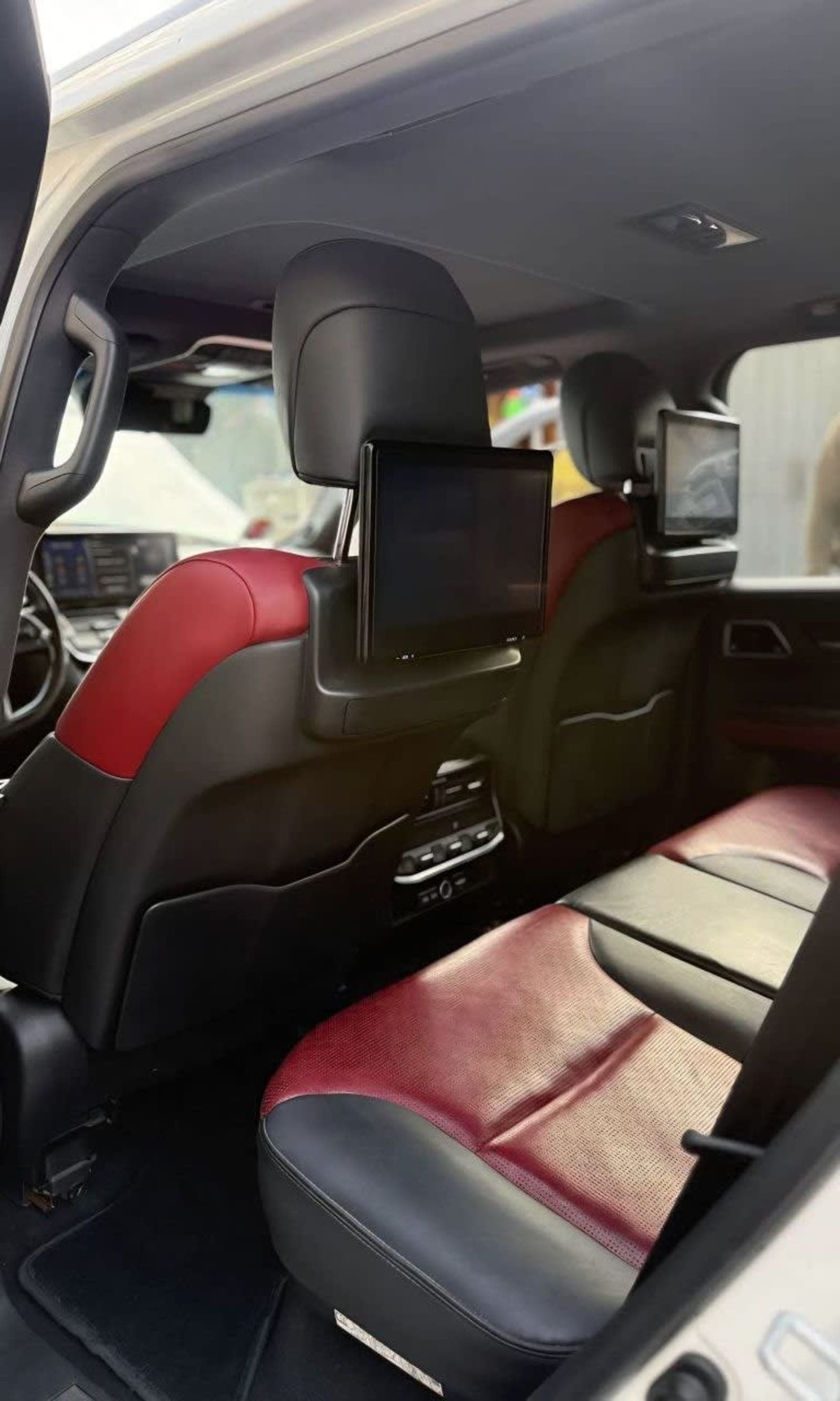 2022 Toyota Land Cruiser VX-R — photo 3