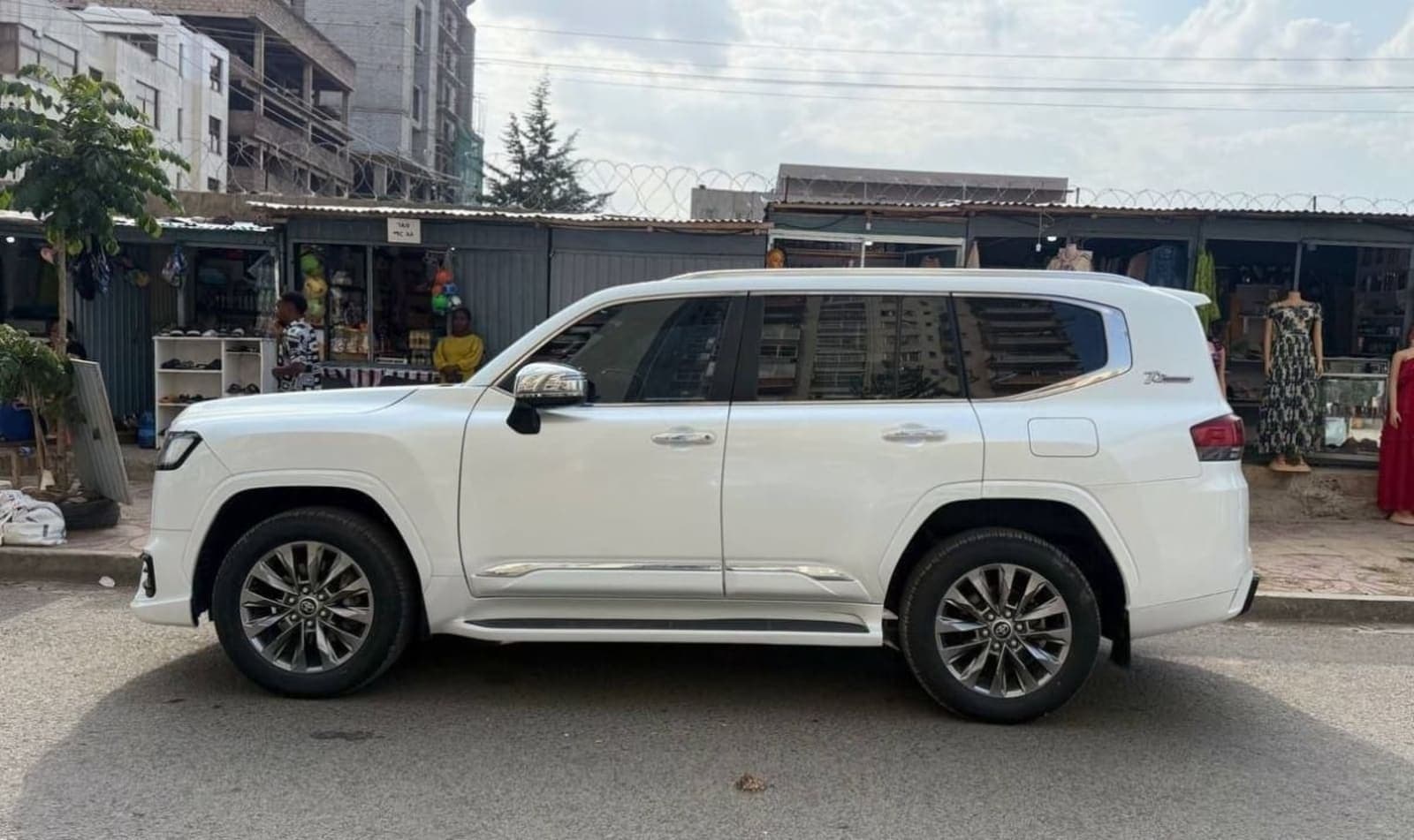 2022 Toyota Land Cruiser VX-R — photo 5