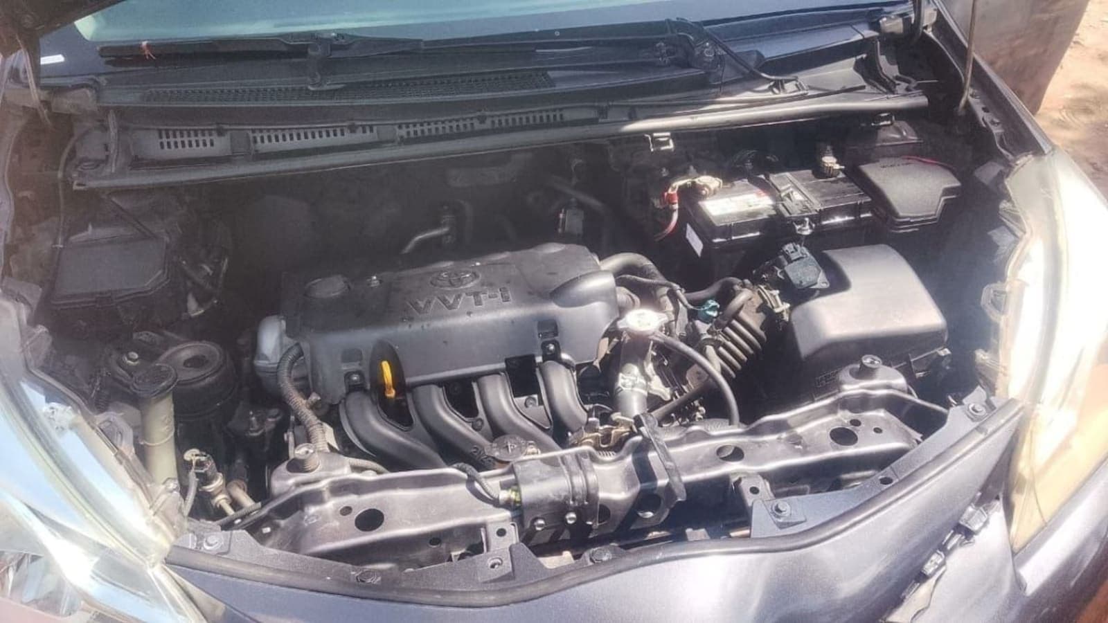 2018 Toyota Yaris compact — photo 2