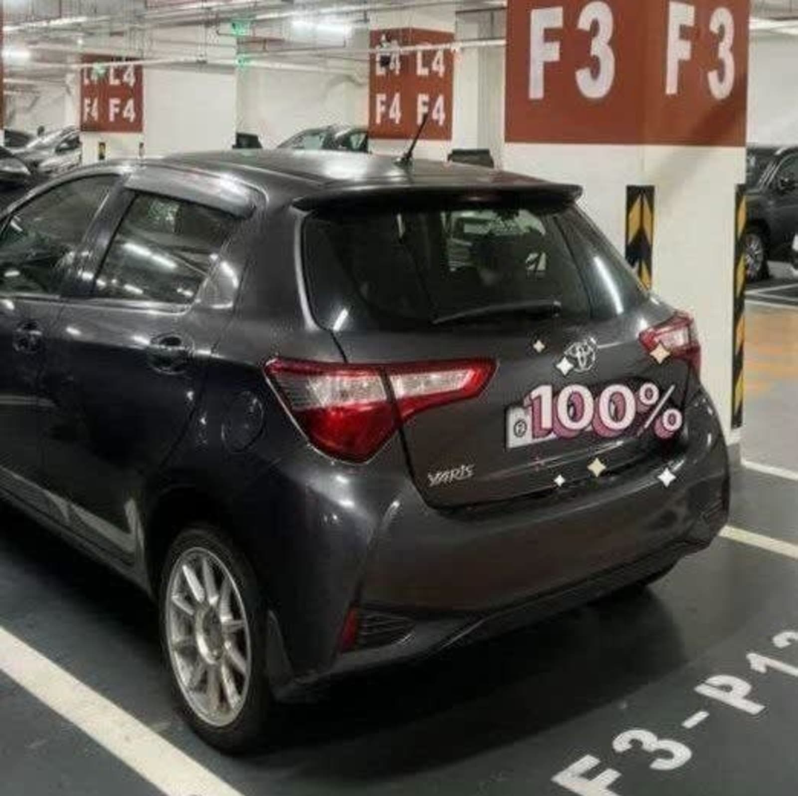 2018 Toyota Yaris compact — photo 3