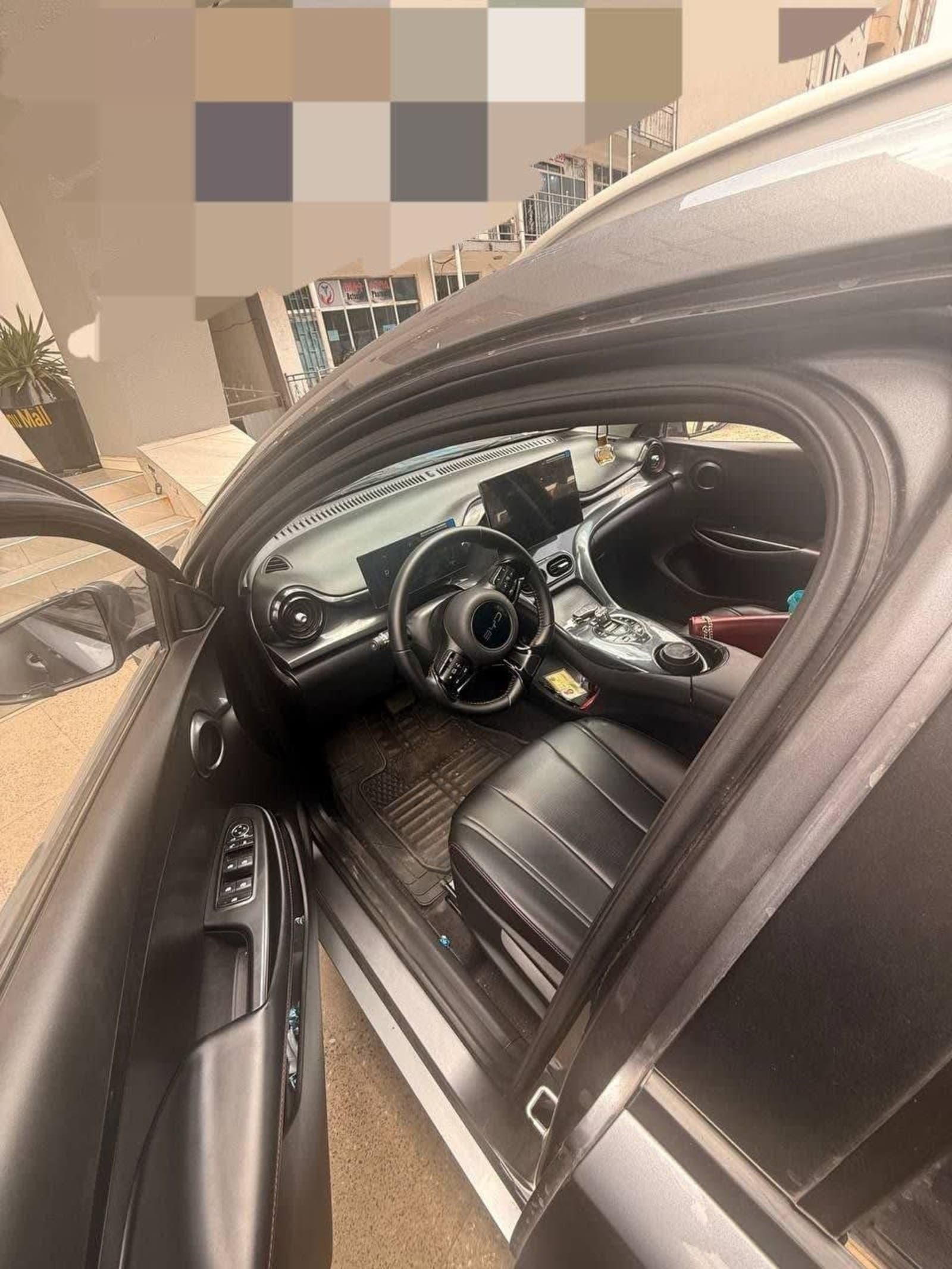 2025 BYD E2