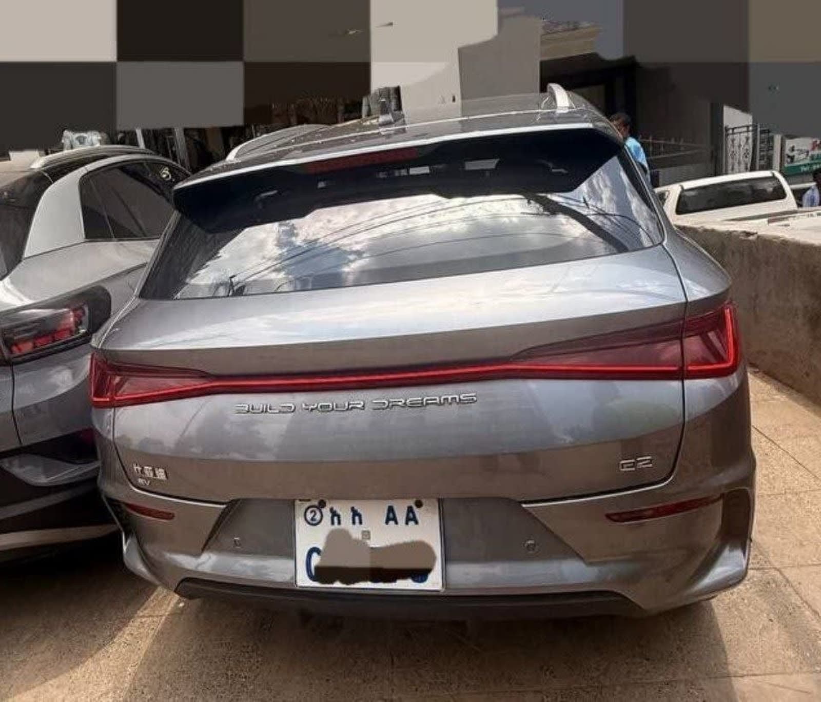 2025 BYD E2 — photo 2