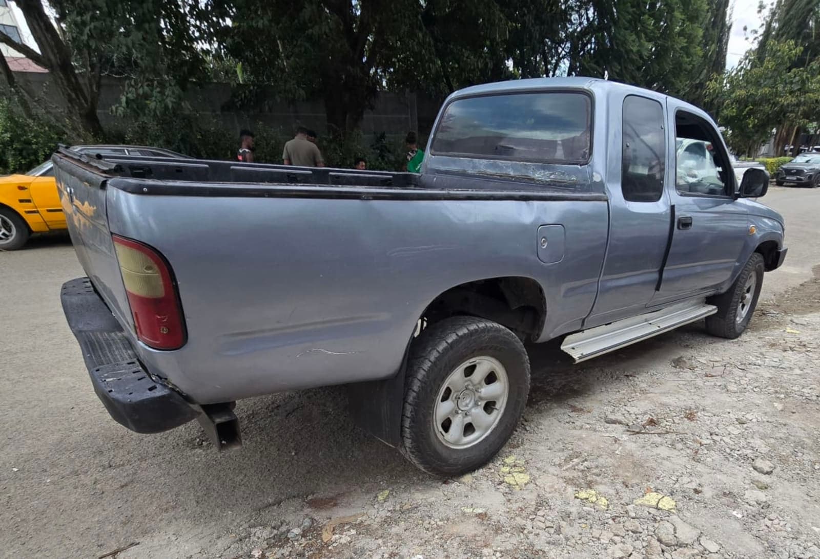 2004 Toyota Hilux harde body — photo 2