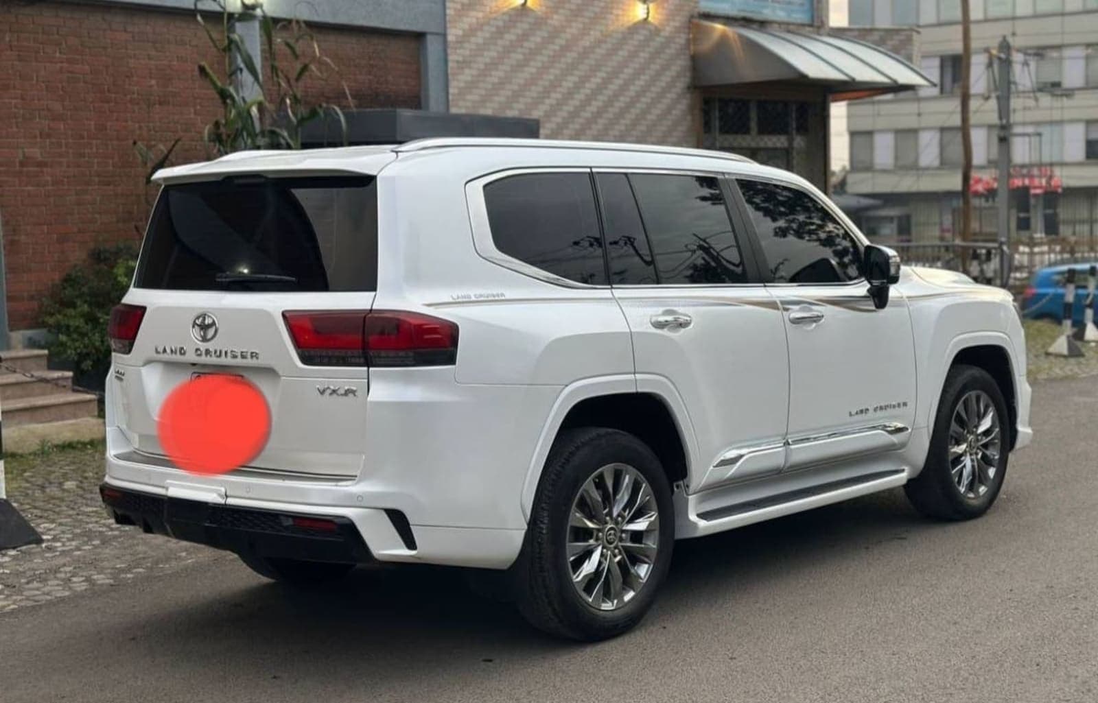 2023 Toyota Land Cruiser VX-R — photo 8