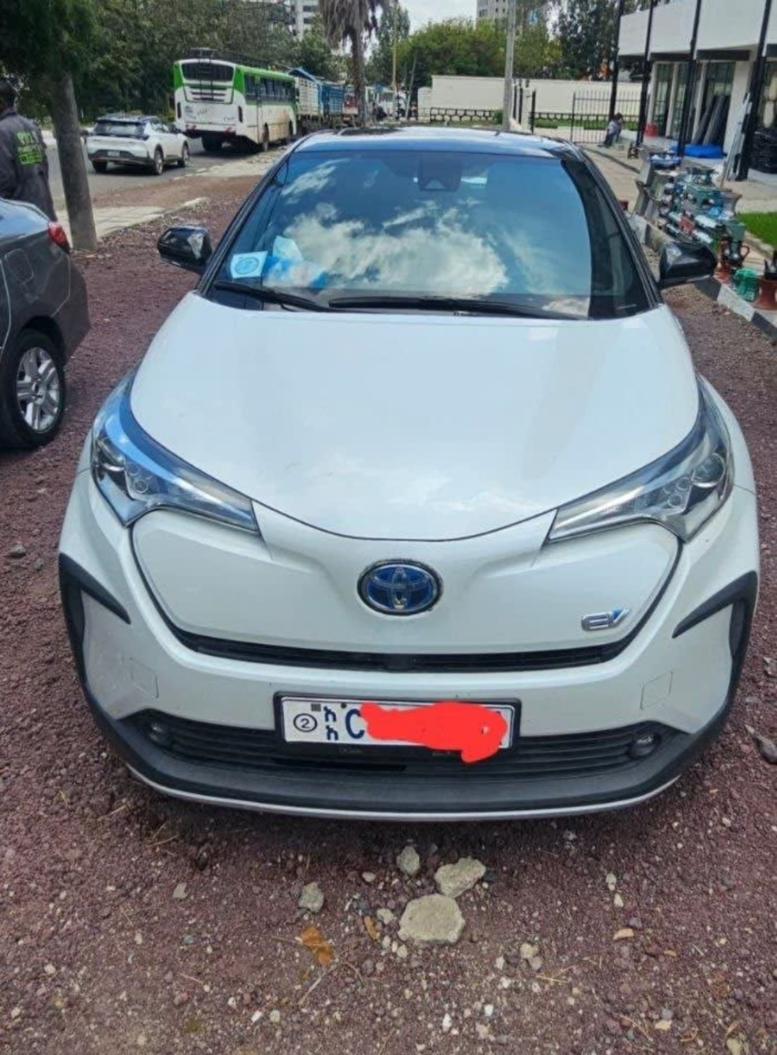 2022 Toyota C-HR EV — photo 3