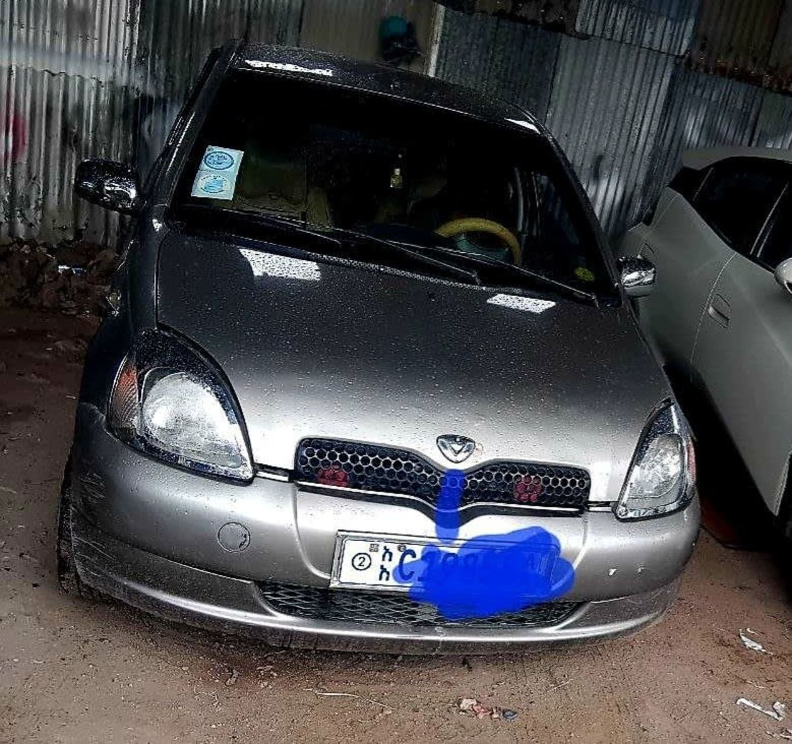 2001 Toyota Vitz