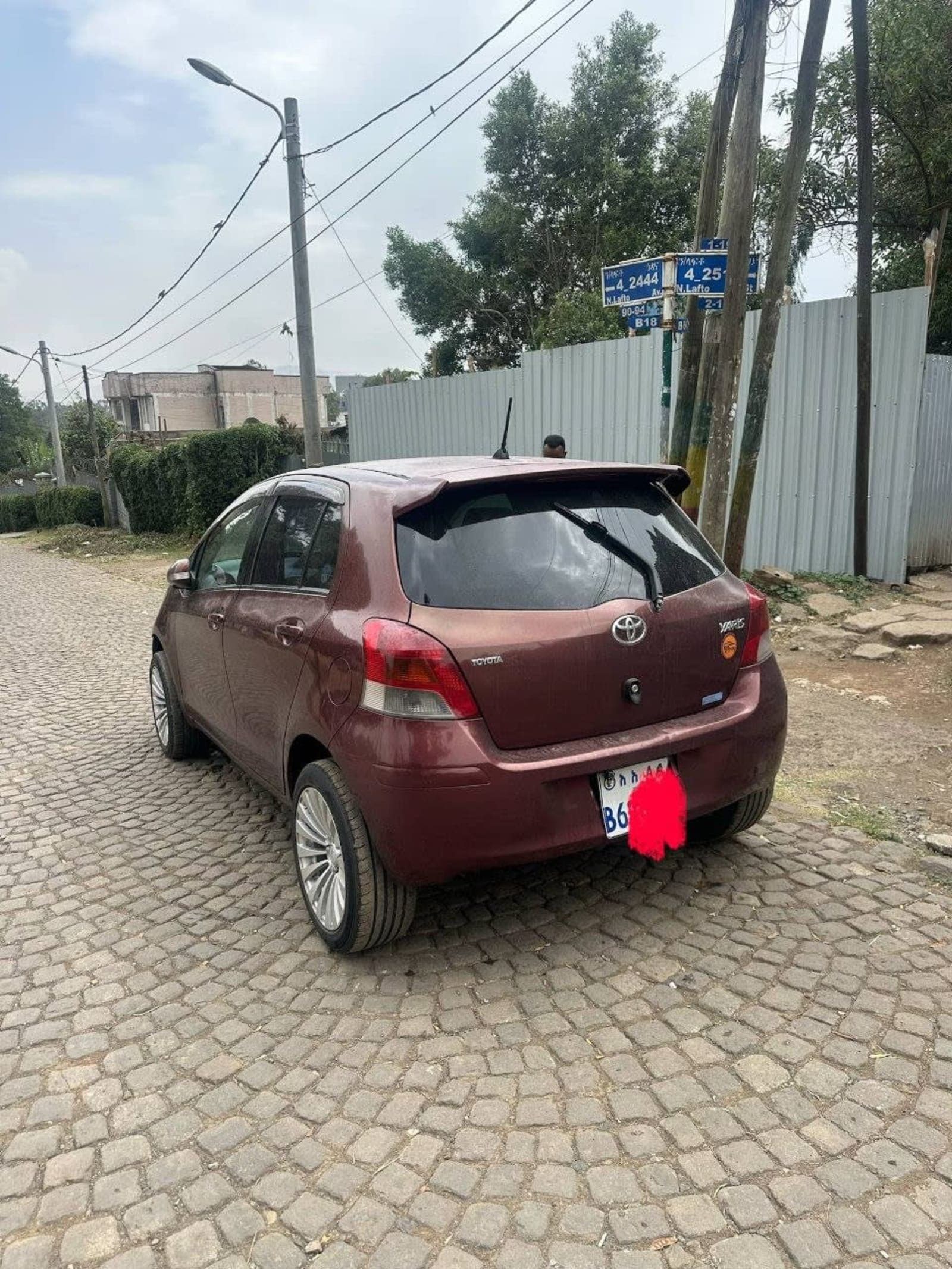 2010 Toyota Yaris Compact — photo 3