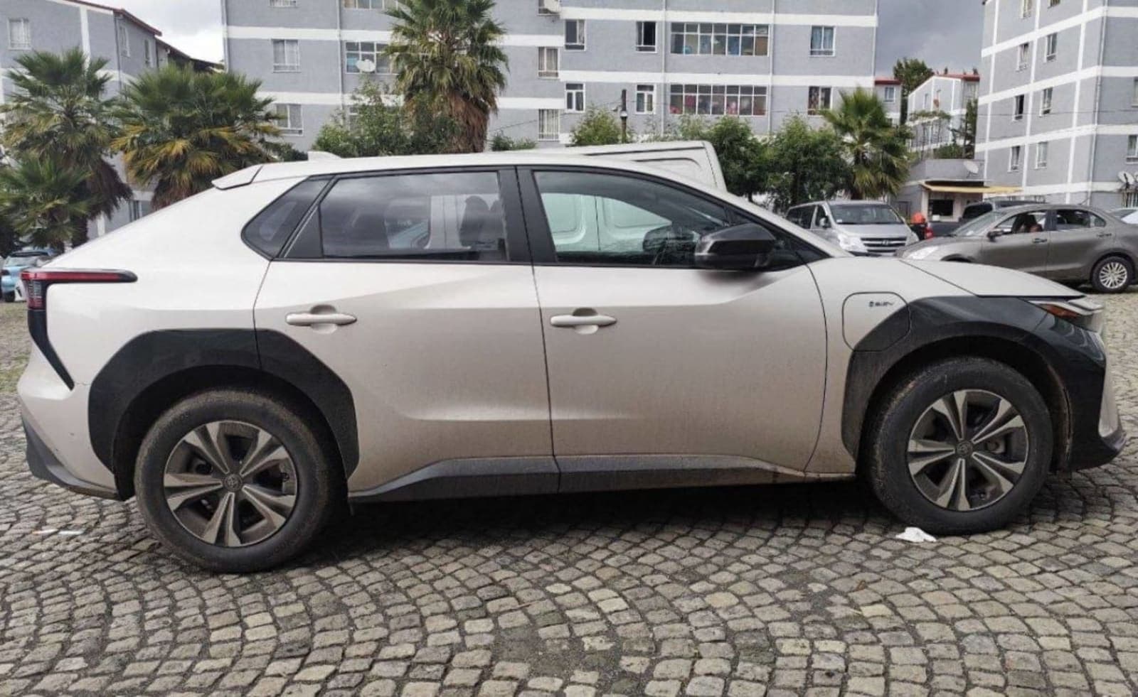 2023 Toyota BZ4X EV — photo 2