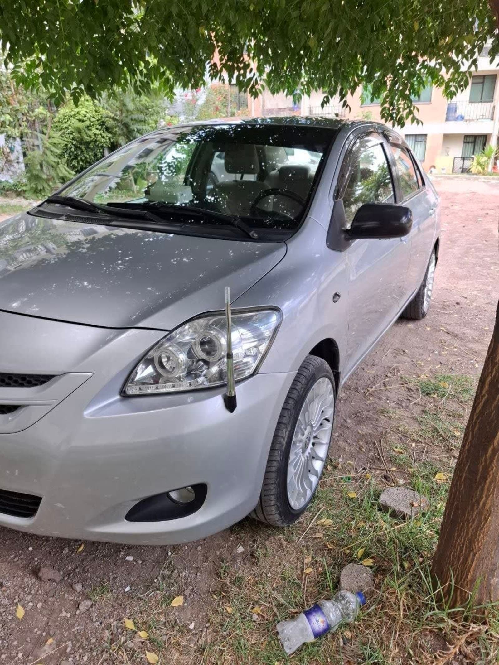 2008 Toyota Yaris Belta — photo 3