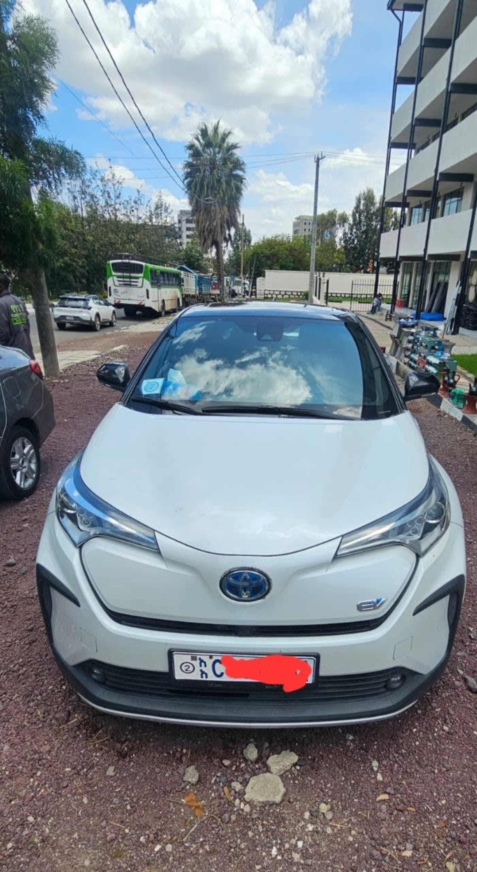 2022 TOYOTA CHR EV — photo 2