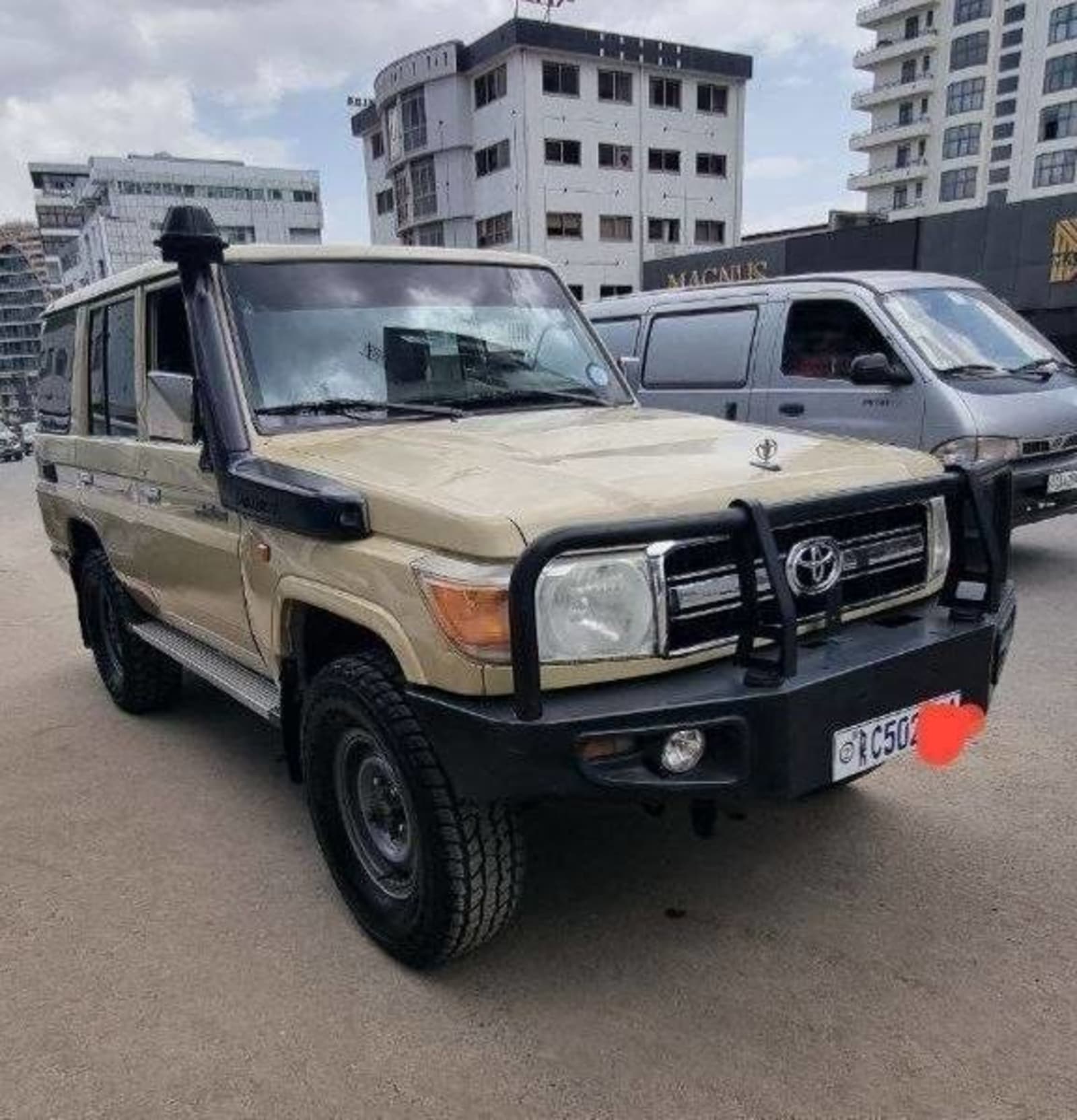 2013 Toyota LandCruiser Mark II — photo 4
