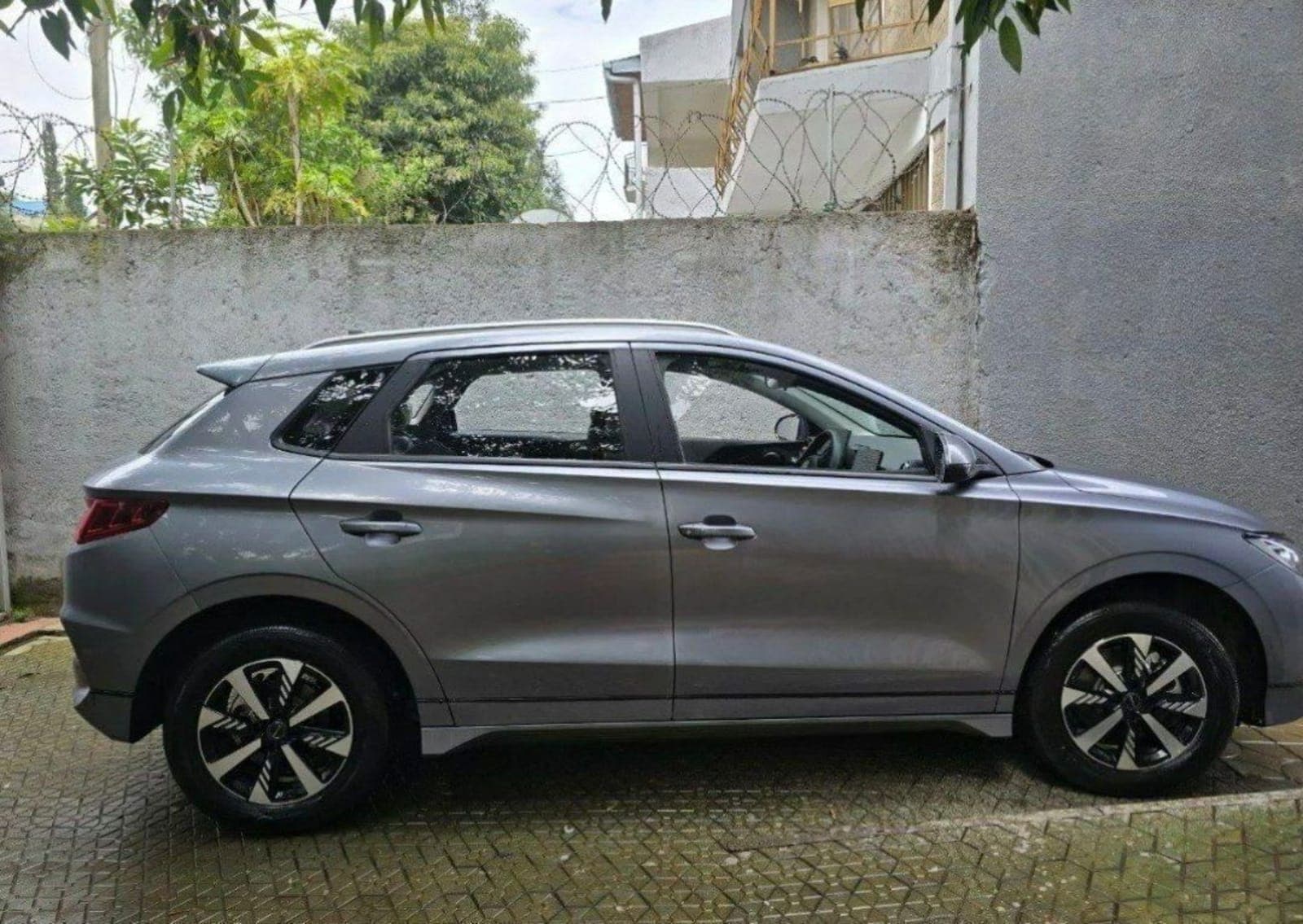 2024 BYD E2 — photo 6