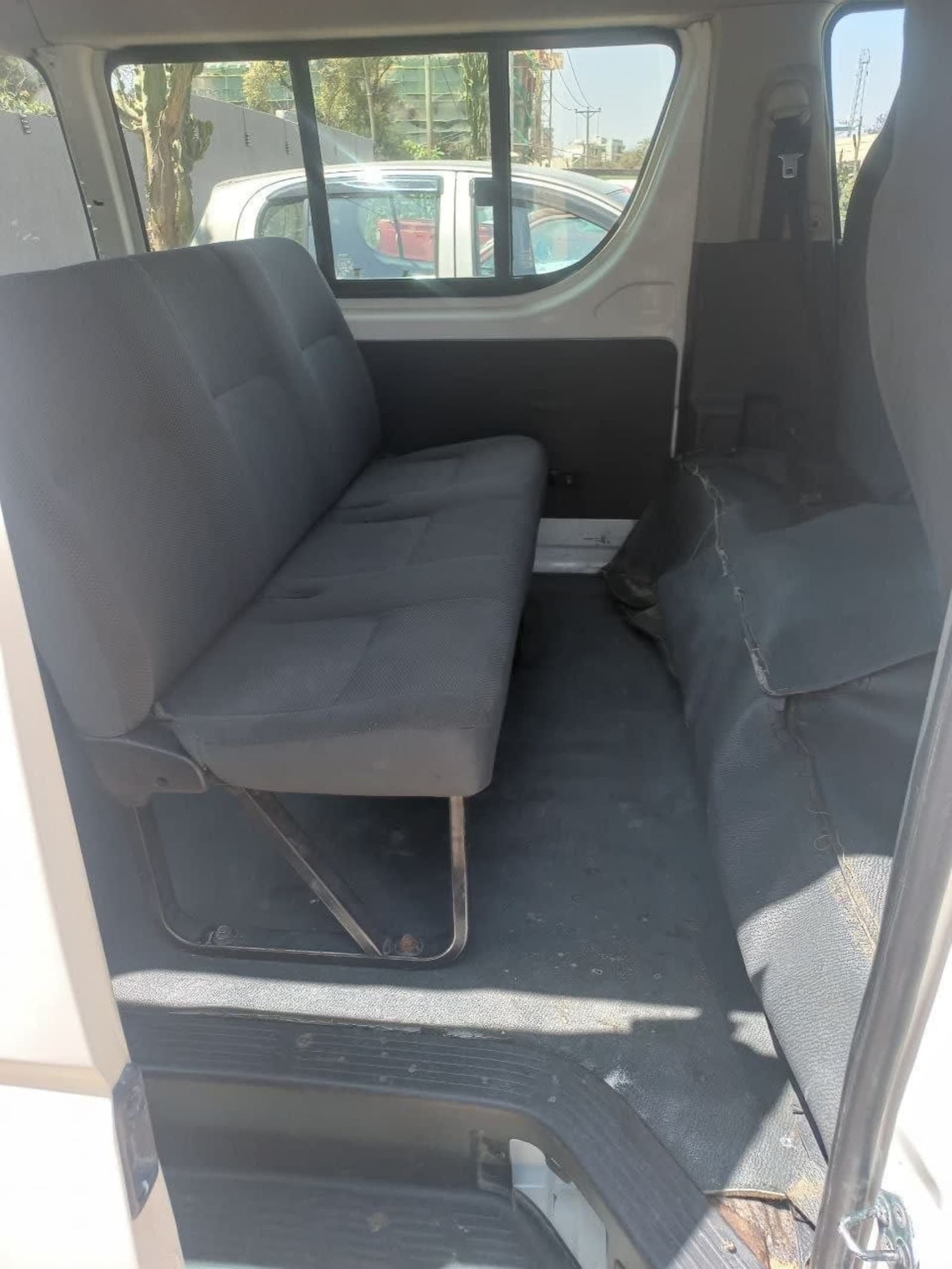 2012 Toyota highroof — photo 2