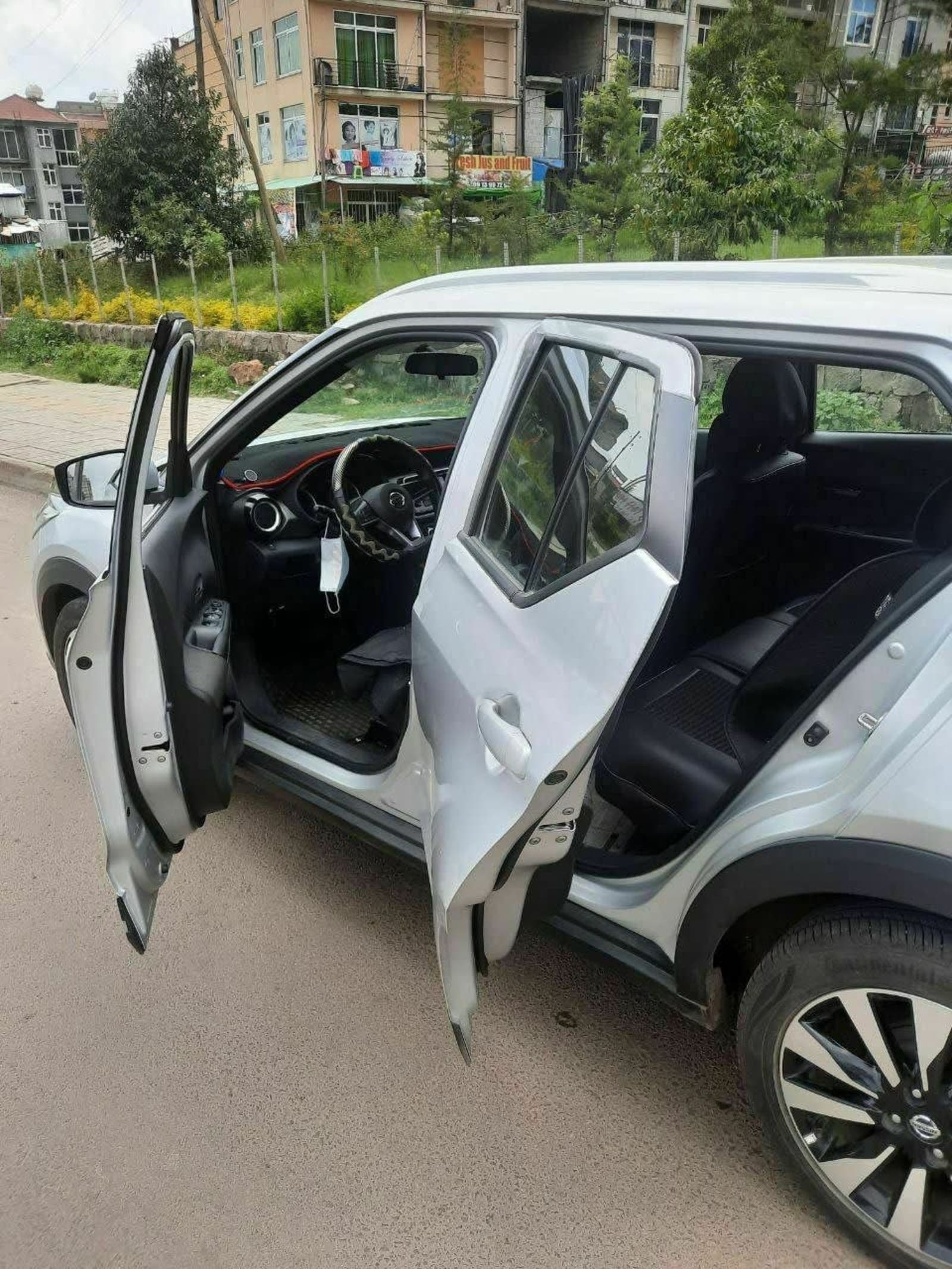 2020 Nissan Kicks — photo 2