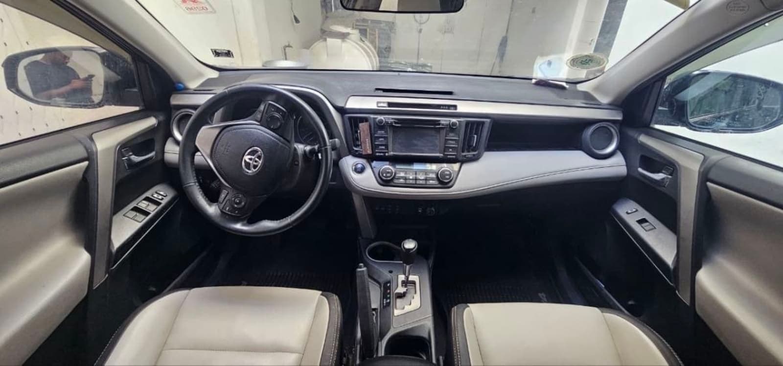 2018 Toyota Rav4 — photo 2
