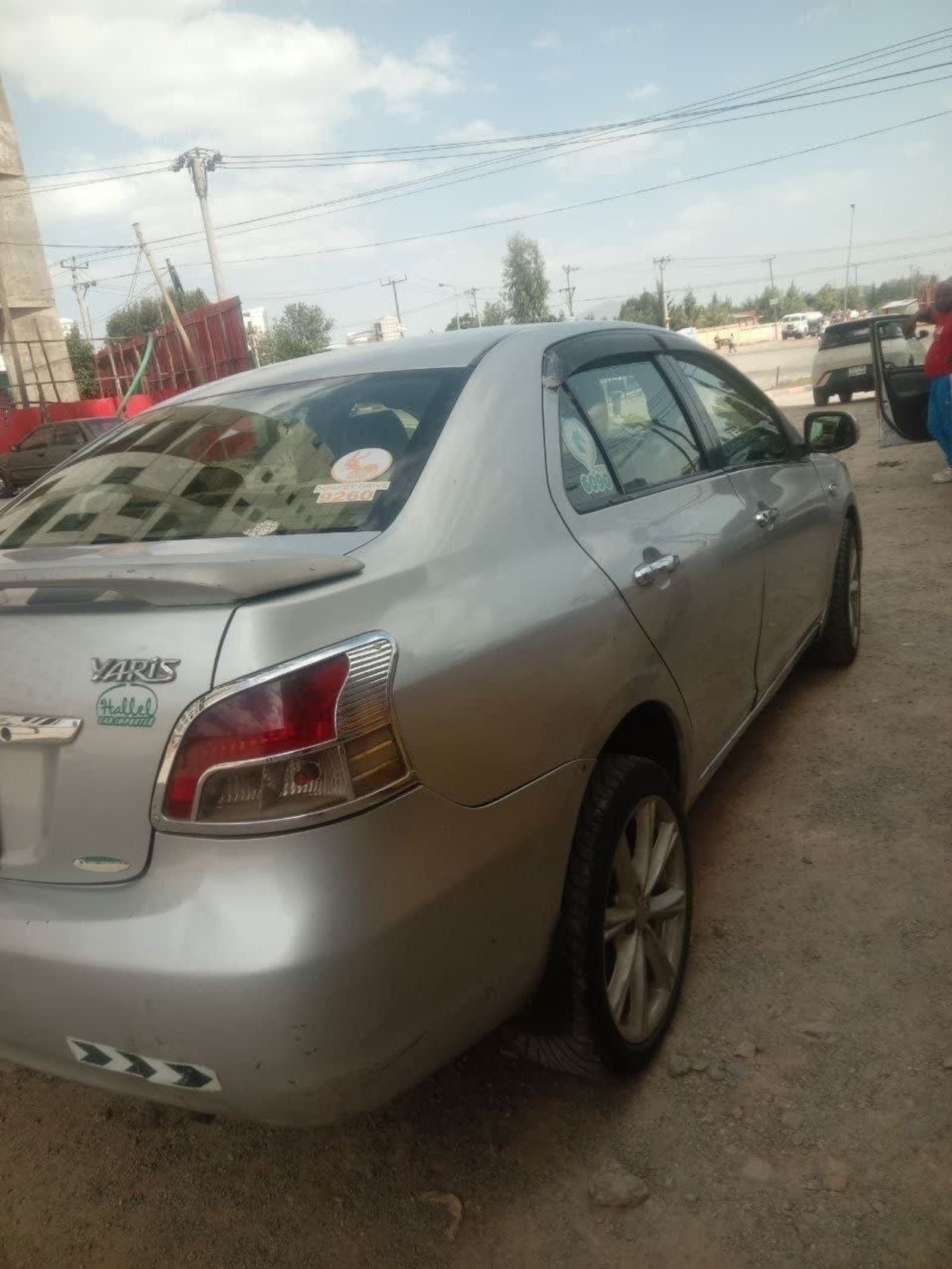2008 Toyota Yaris Belta — photo 3
