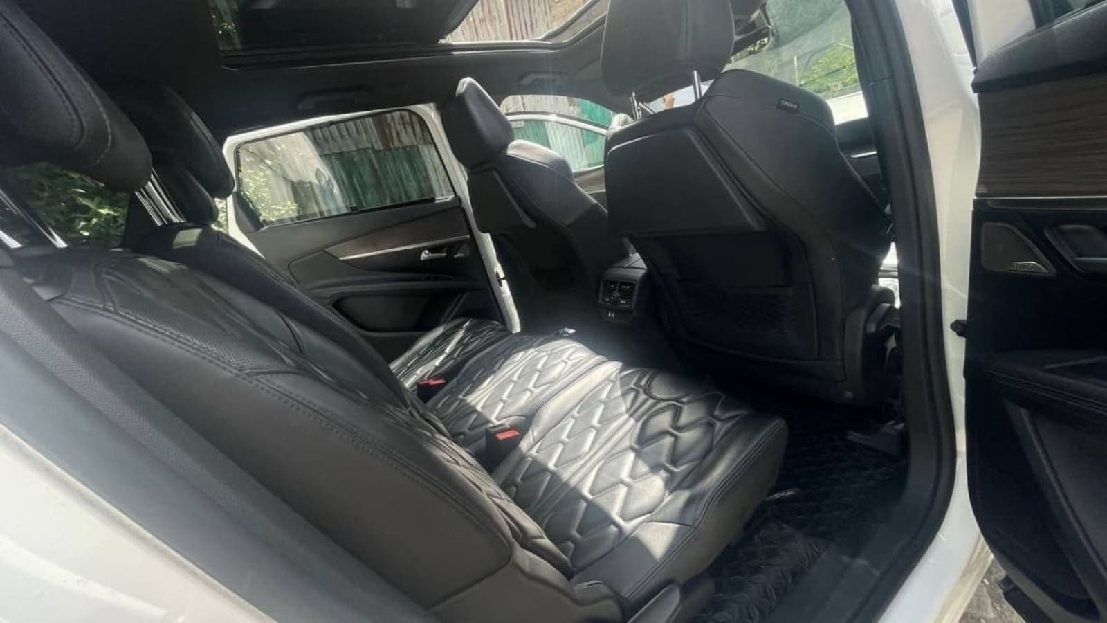 2022 Peugeot 5008 GT line — photo 1