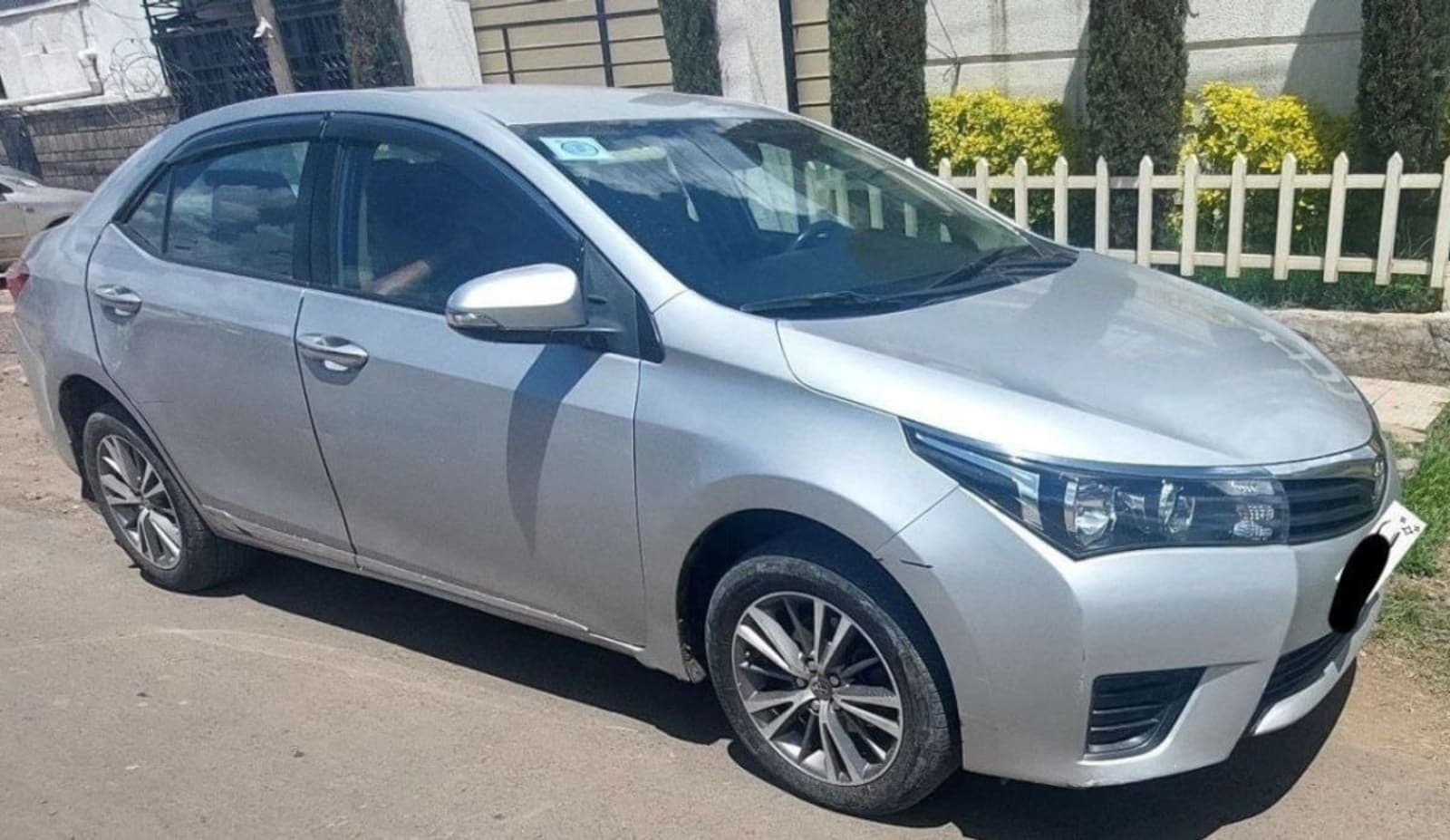 2015 Toyota Corolla Executive — photo 4