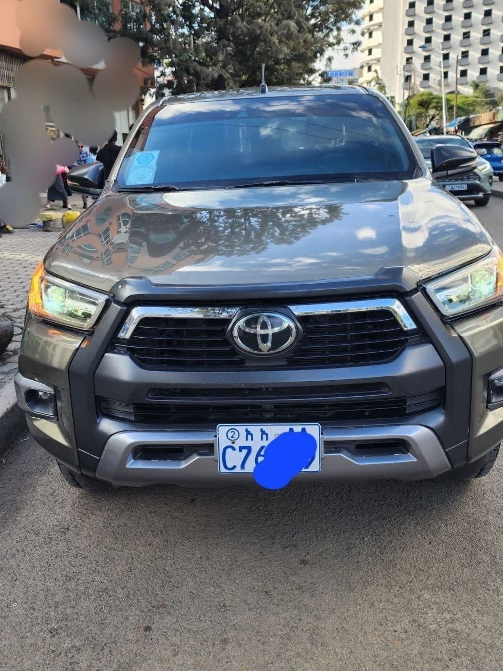 2021 Toyota Hilux invisible double cup — photo 3