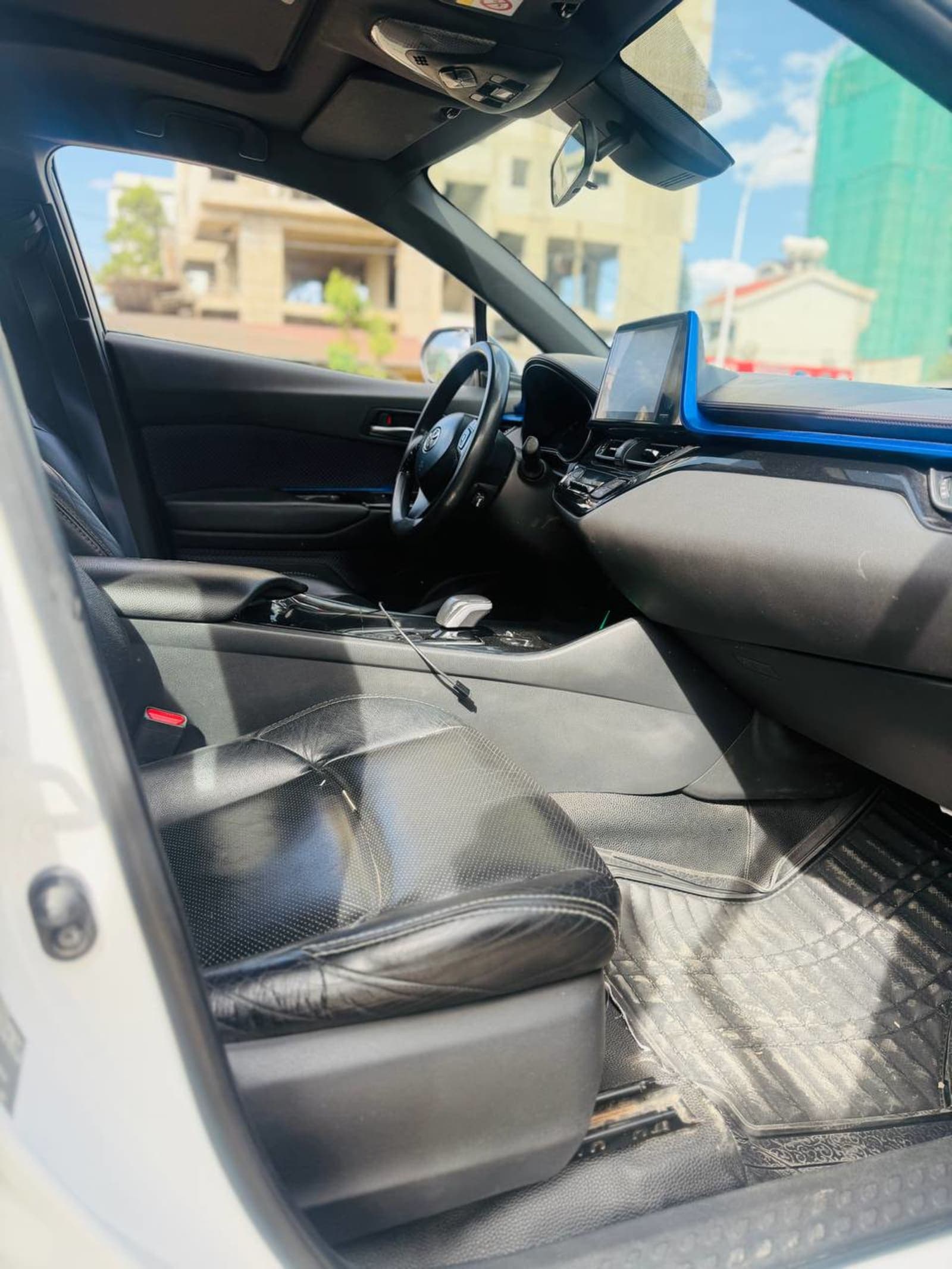2023 Toyota Izoa — photo 2