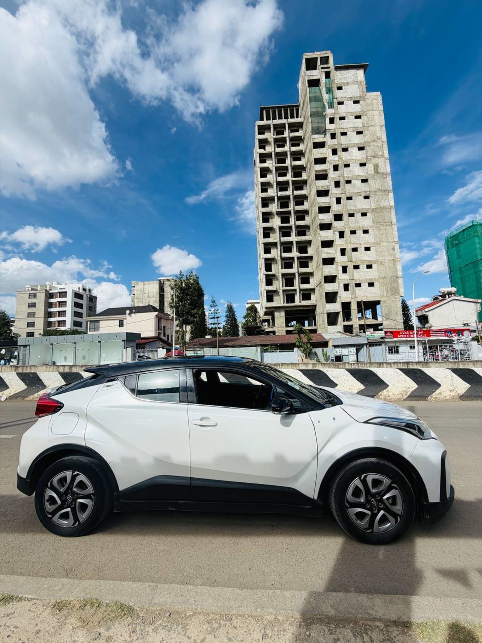 2023 Toyota Izoa — photo 3