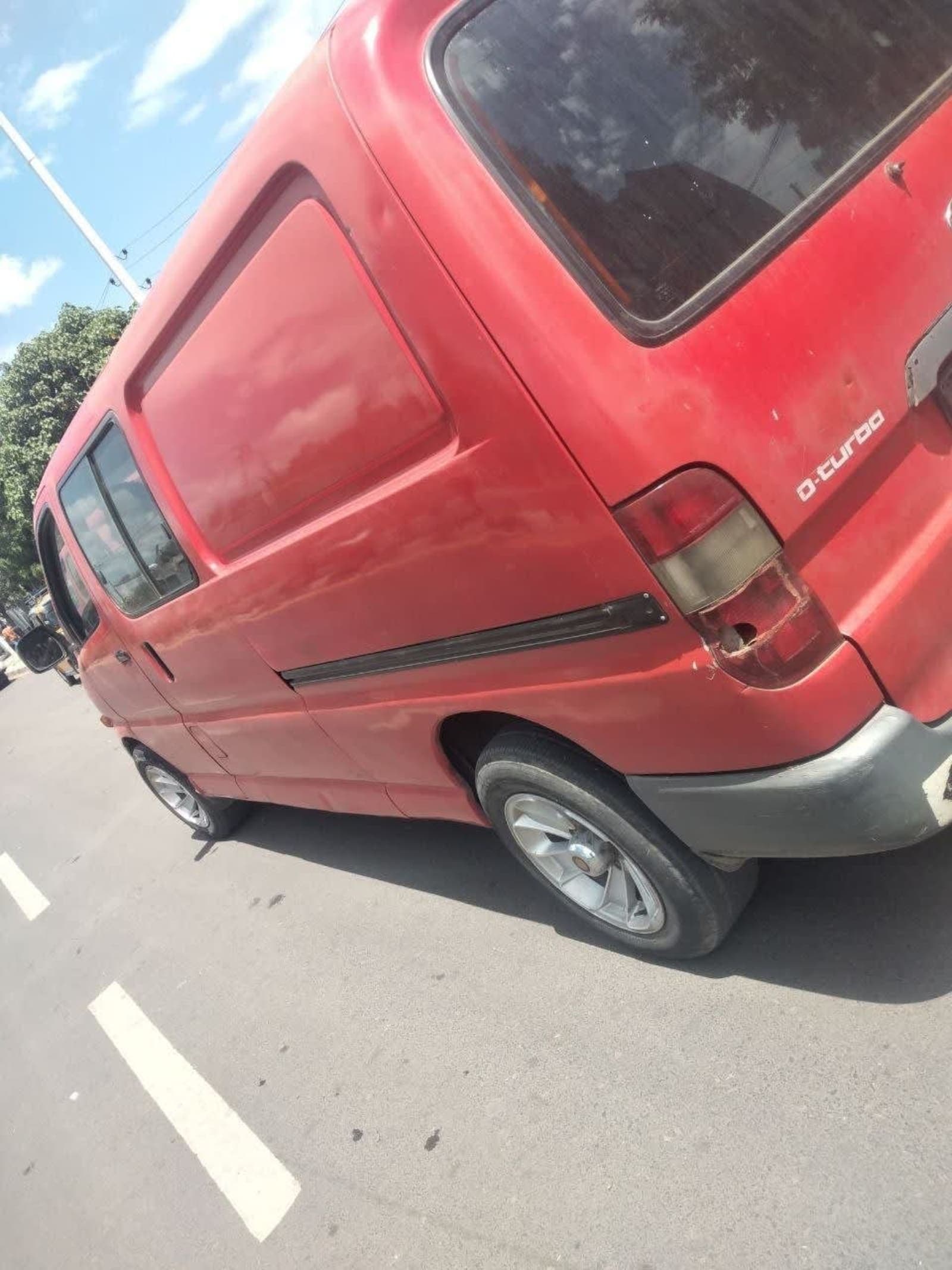 2001 TOYOTA Hiace — photo 5
