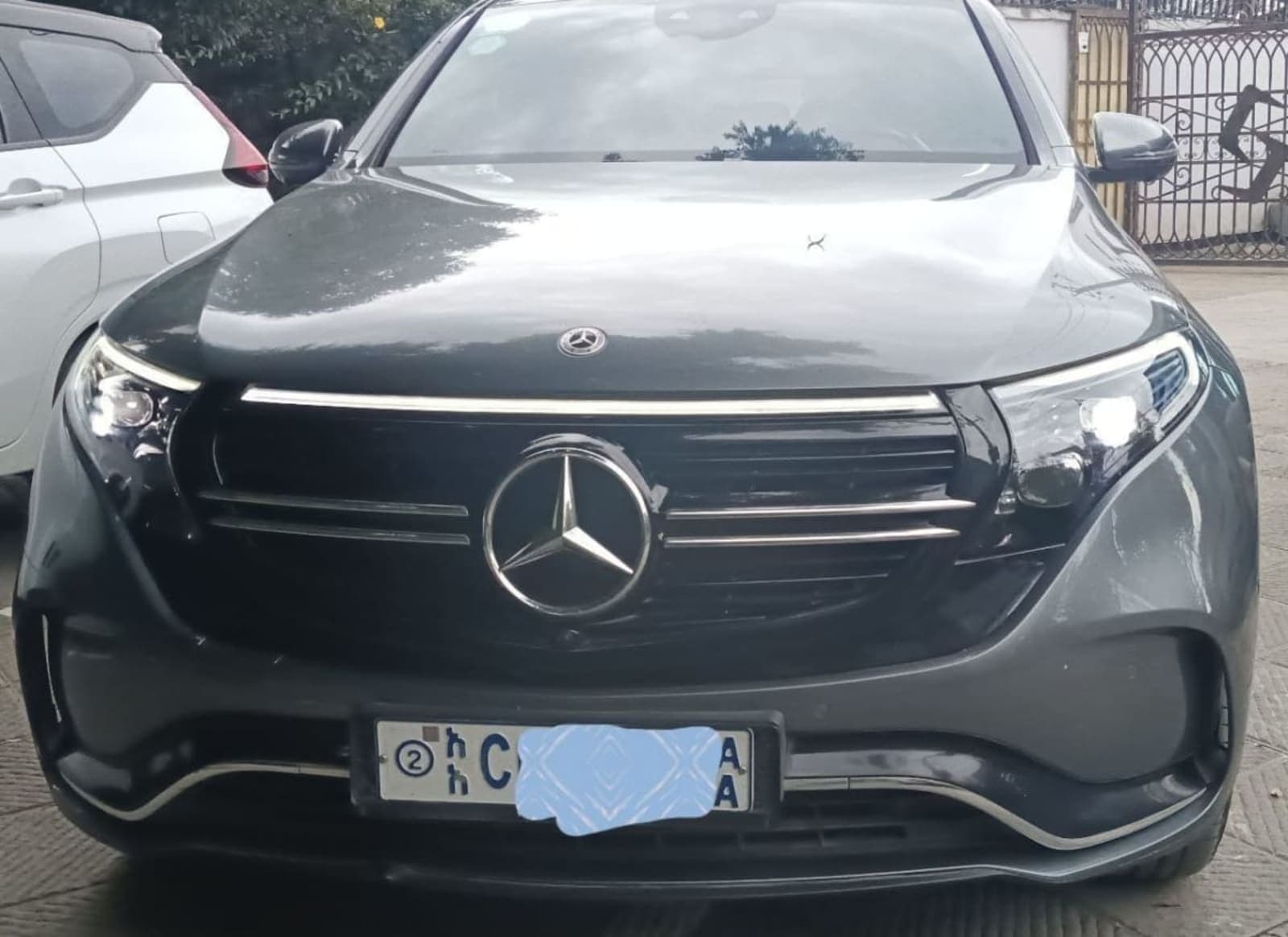 2021 MERCEDES-BENZ EQC 400 4Matic EV — photo 2