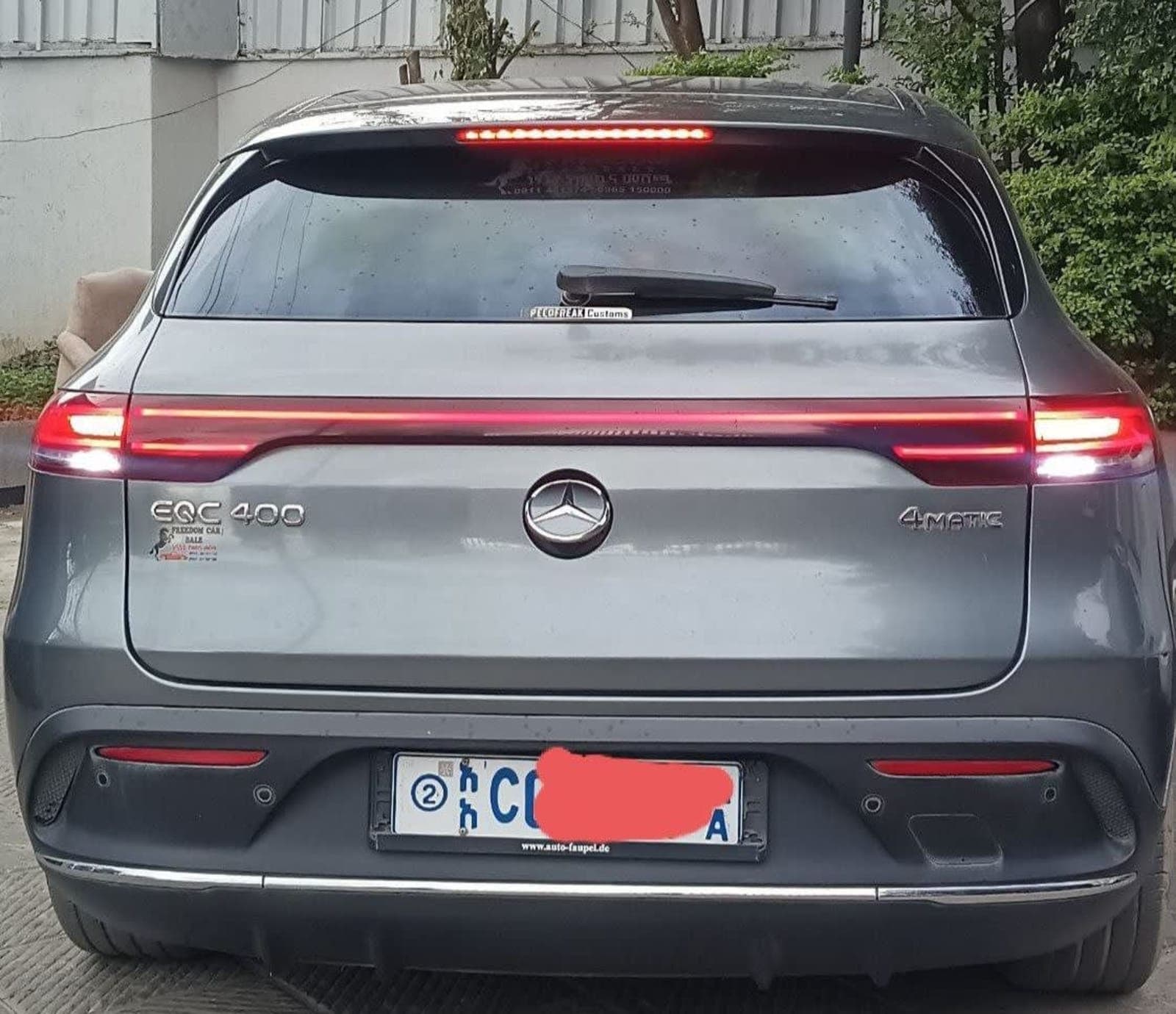 2021 MERCEDES-BENZ EQC 400 4Matic EV — photo 4