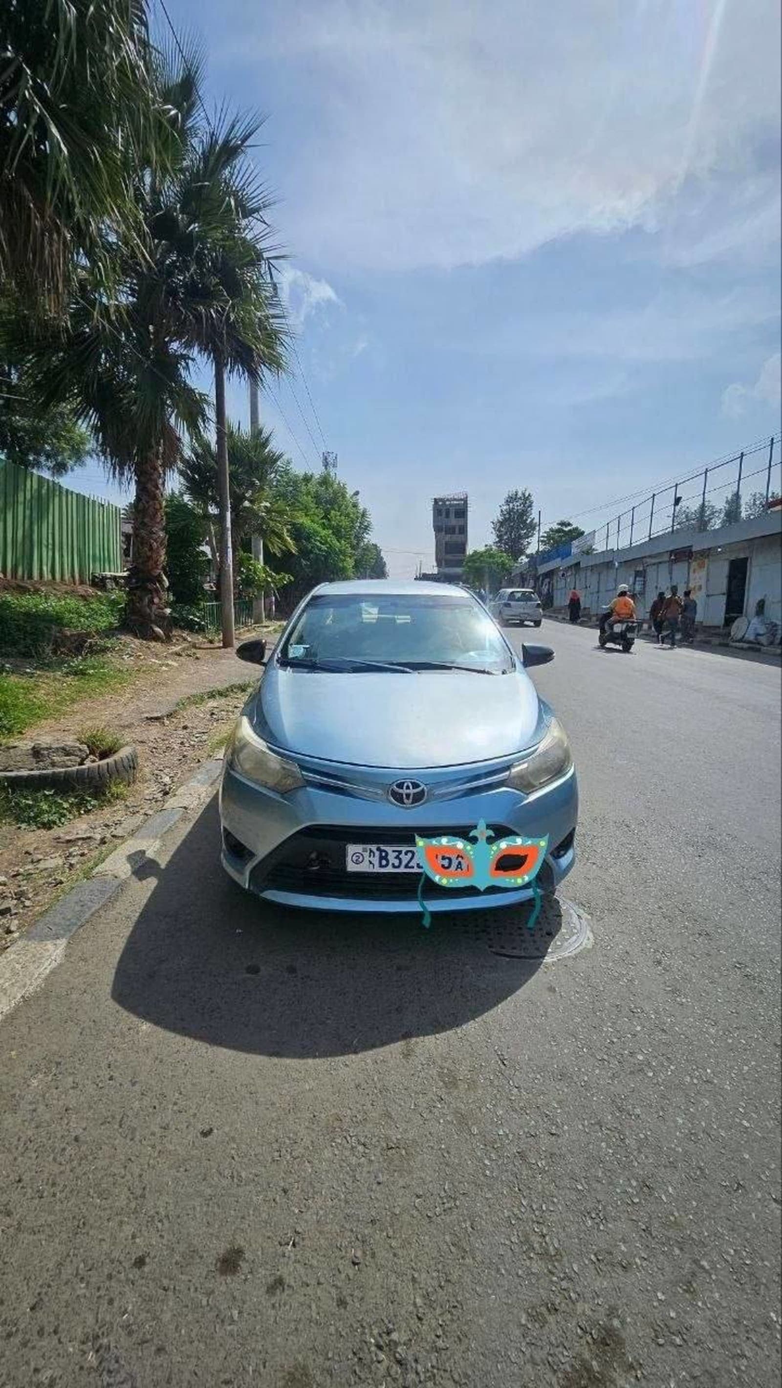 2014 Toyota Yaris — photo 2