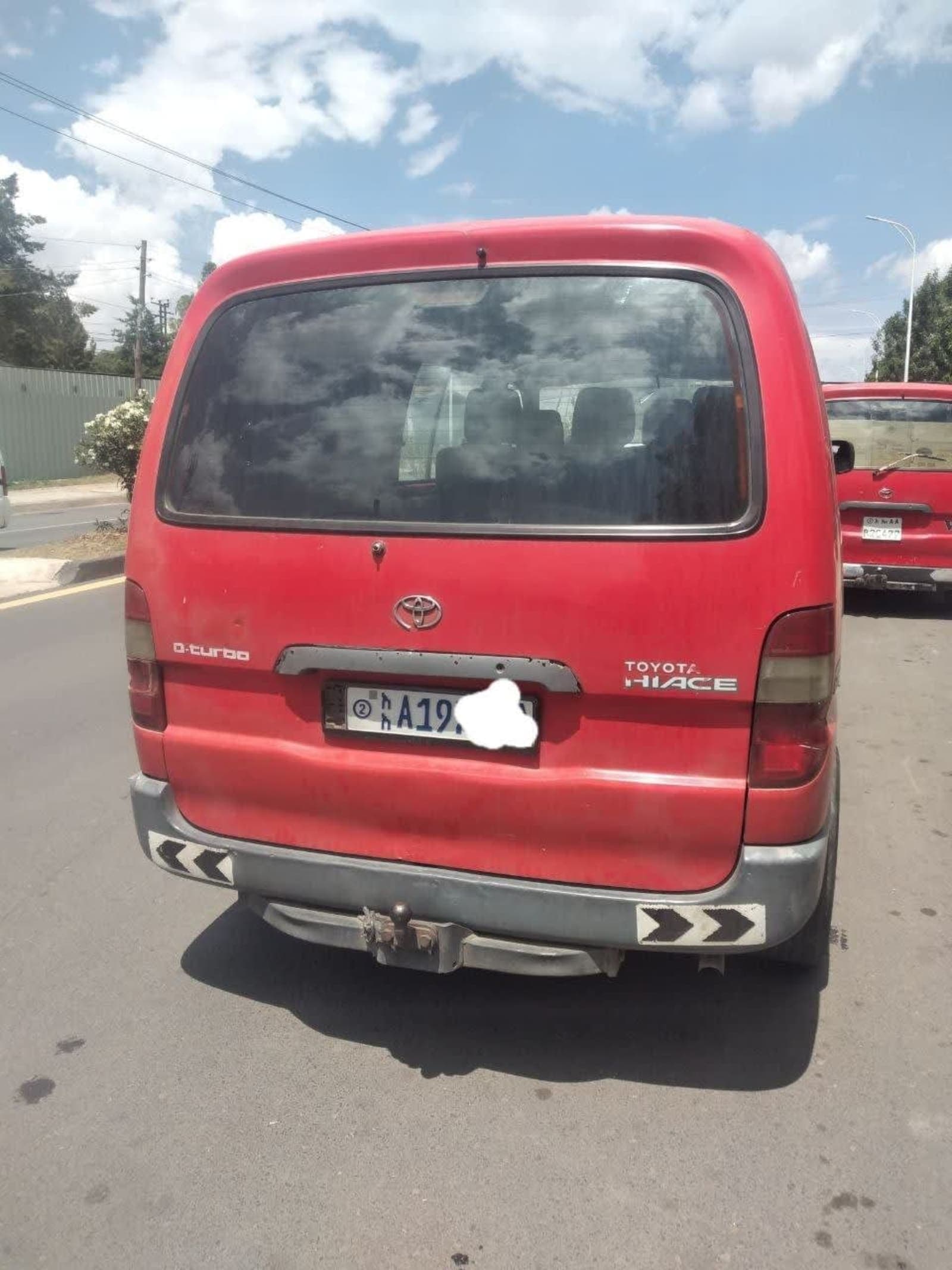 2001 TOYOTA Hiace — photo 4
