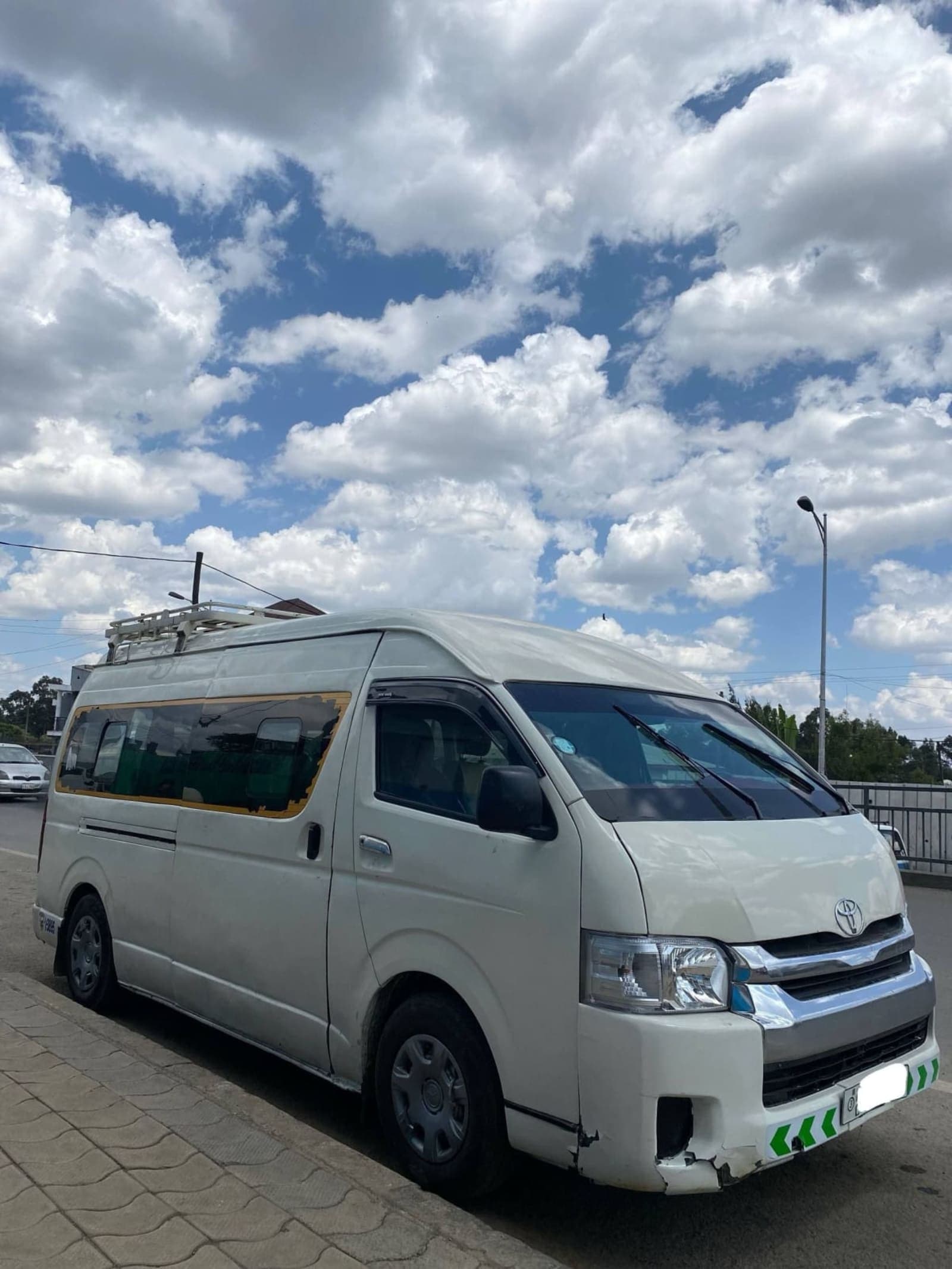 2009 Toyota Highroof — photo 3