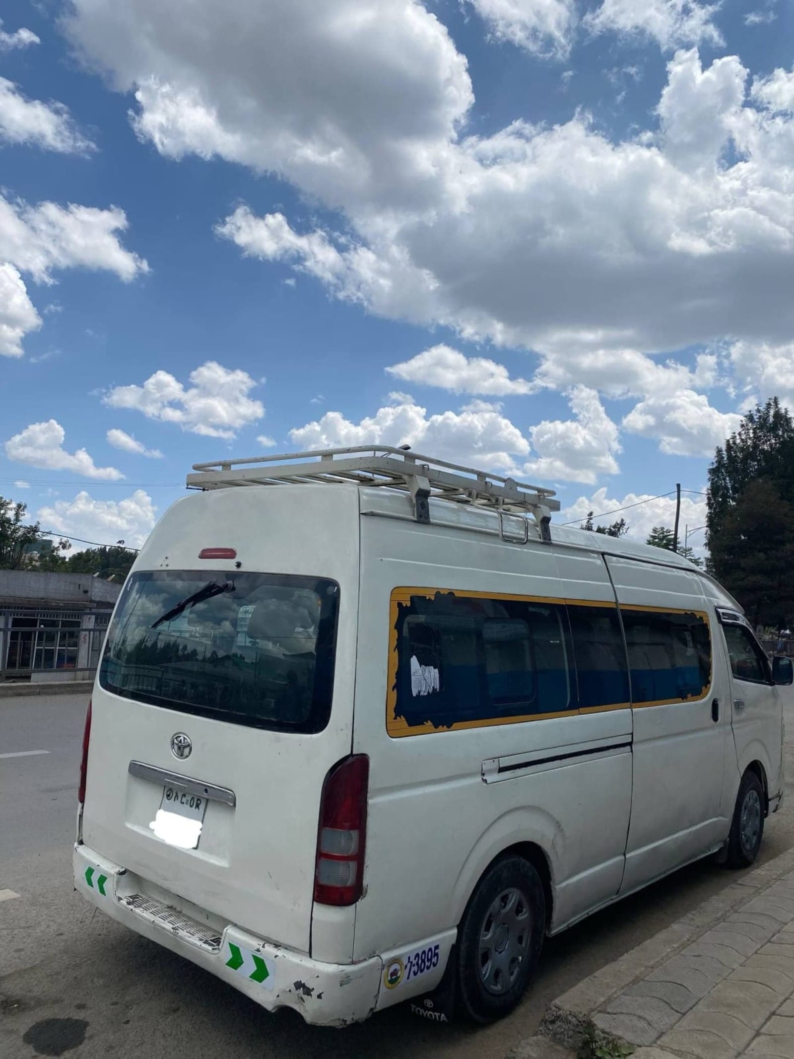 2009 Toyota Highroof — photo 4