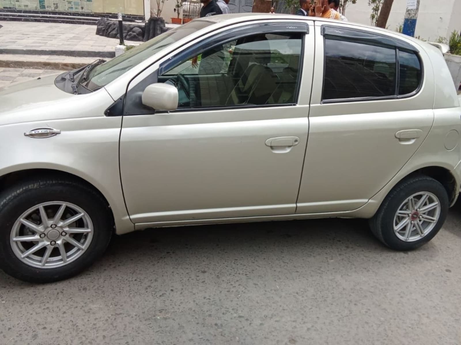 2002 Toyota Vitz