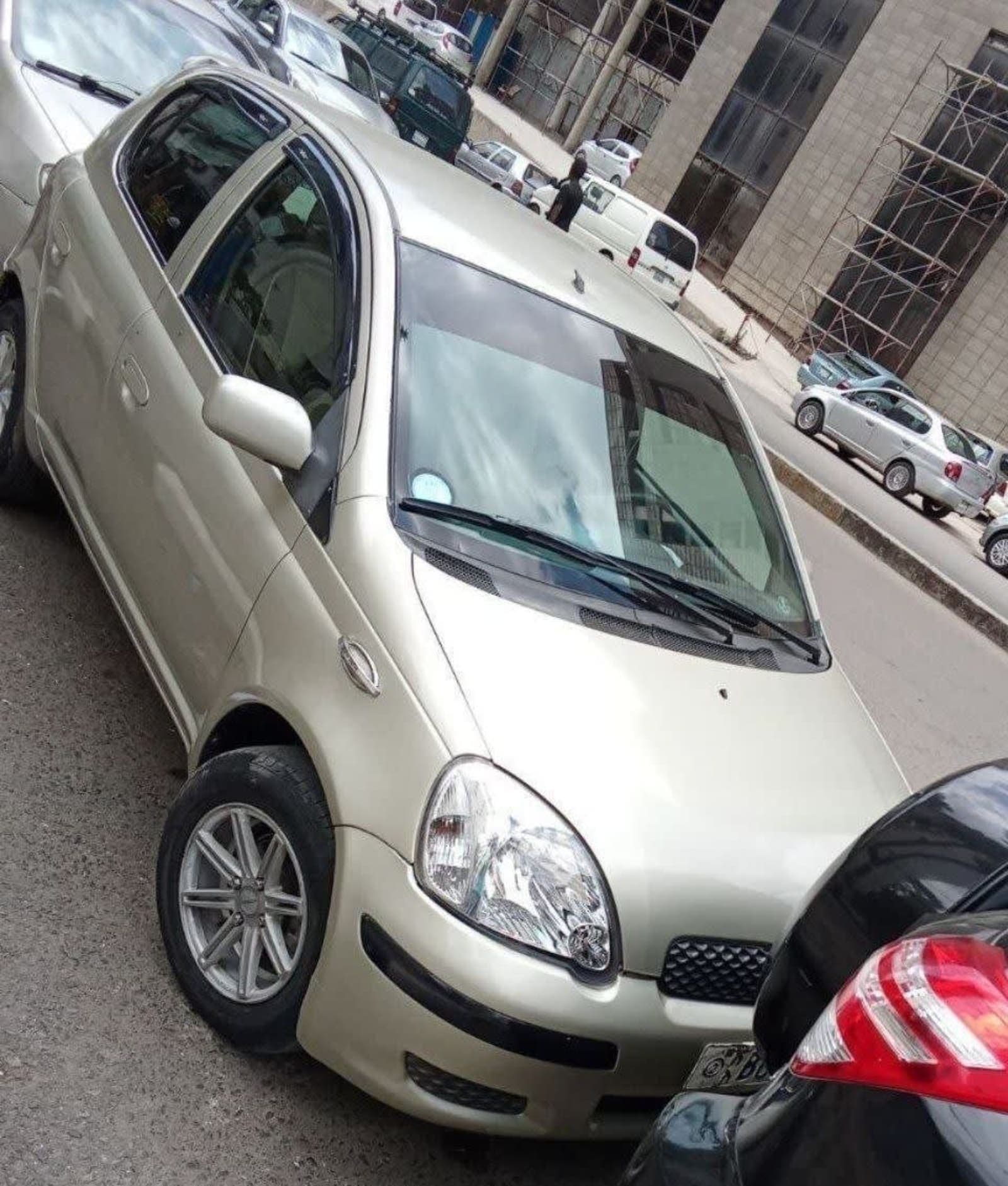 2002 Toyota Vitz — photo 3