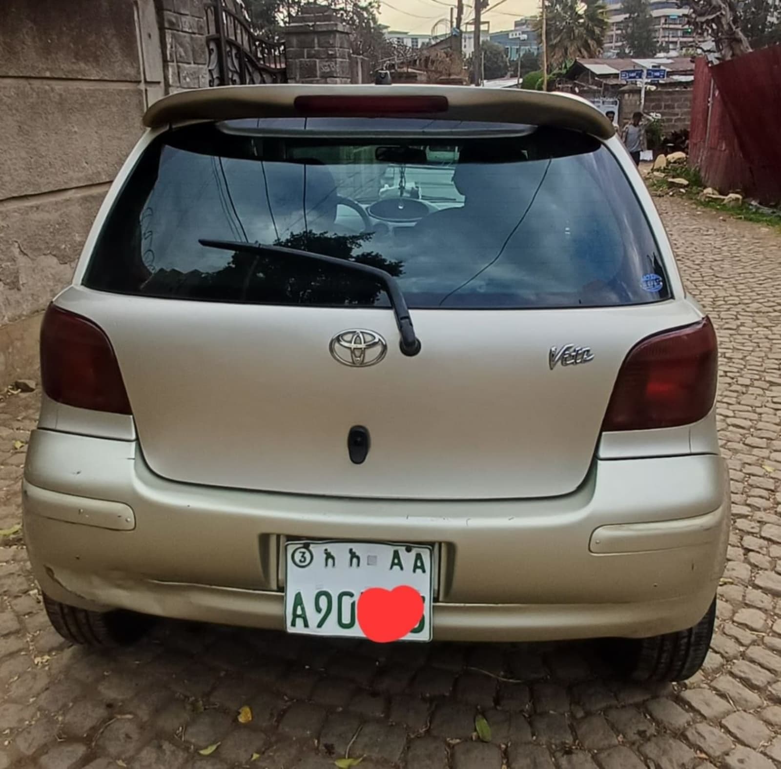 2004 Toyota Vitz — photo 8