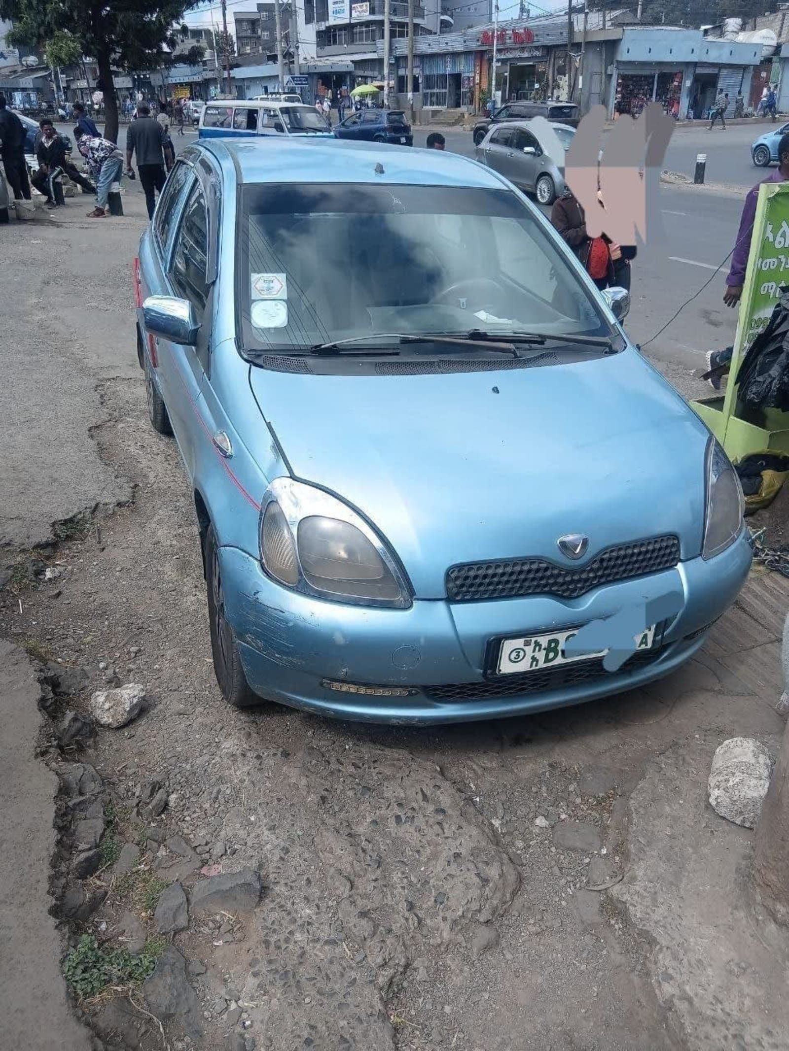 2001 Toyota Vitz โ photo 3