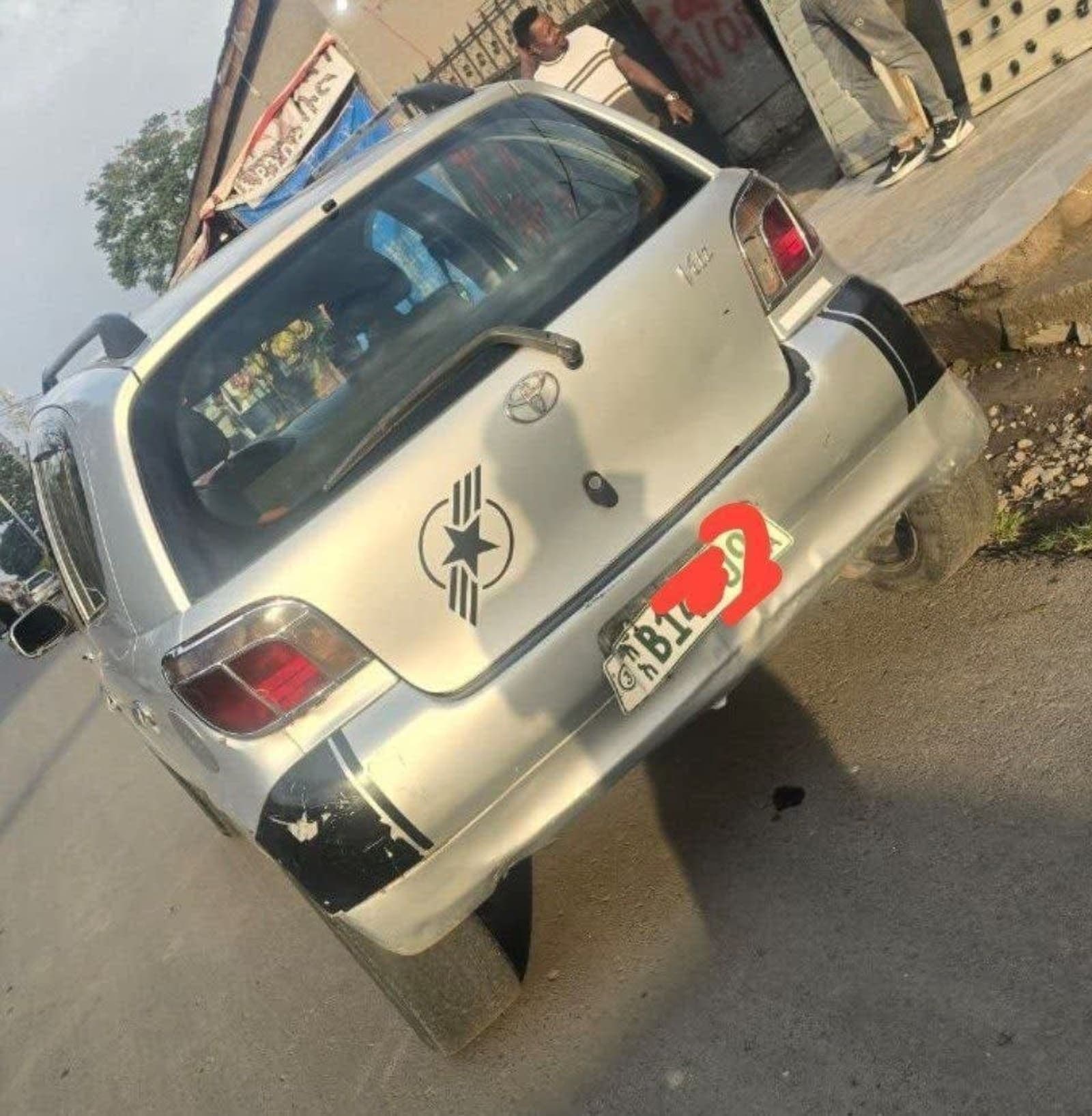 2001 Toyota Vitz — photo 3
