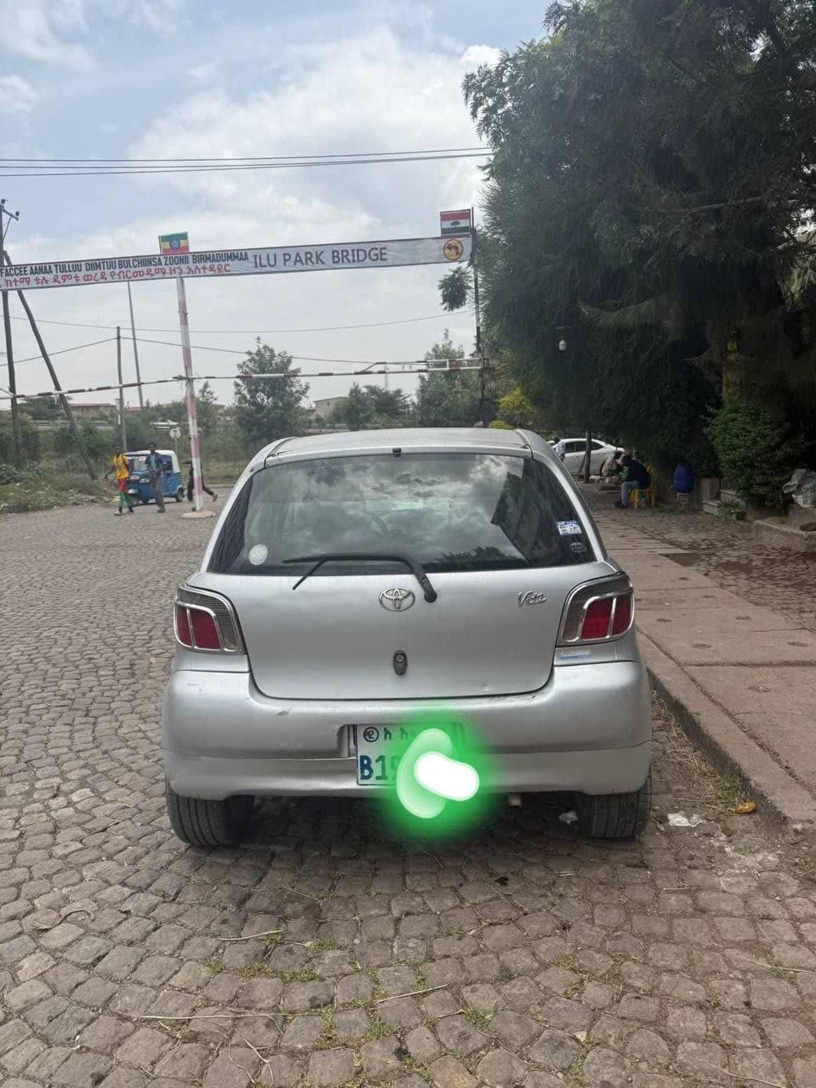 2001 Toyota Vitz — photo 2