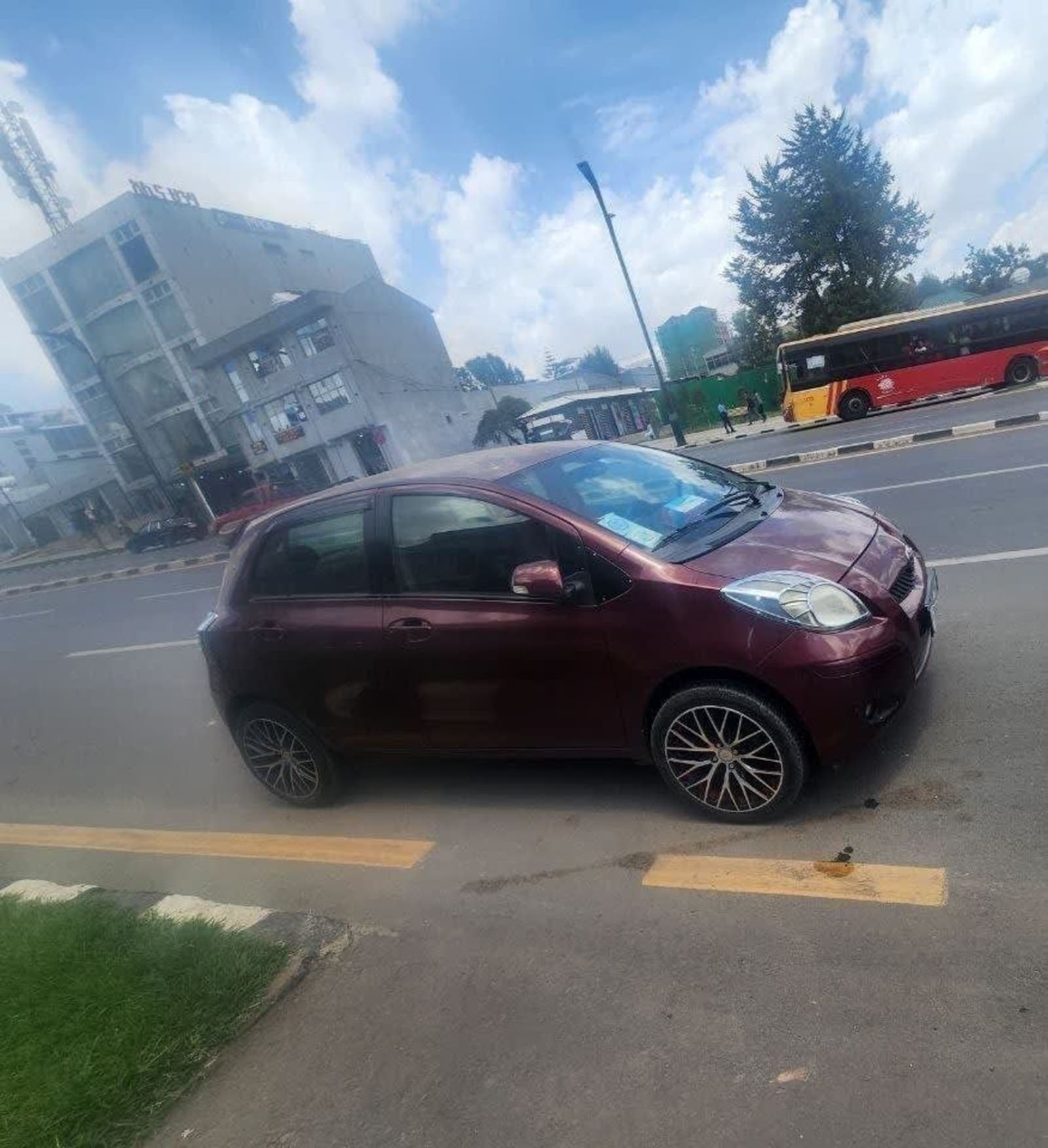 2010 Toyota Compact Yaris — photo 6