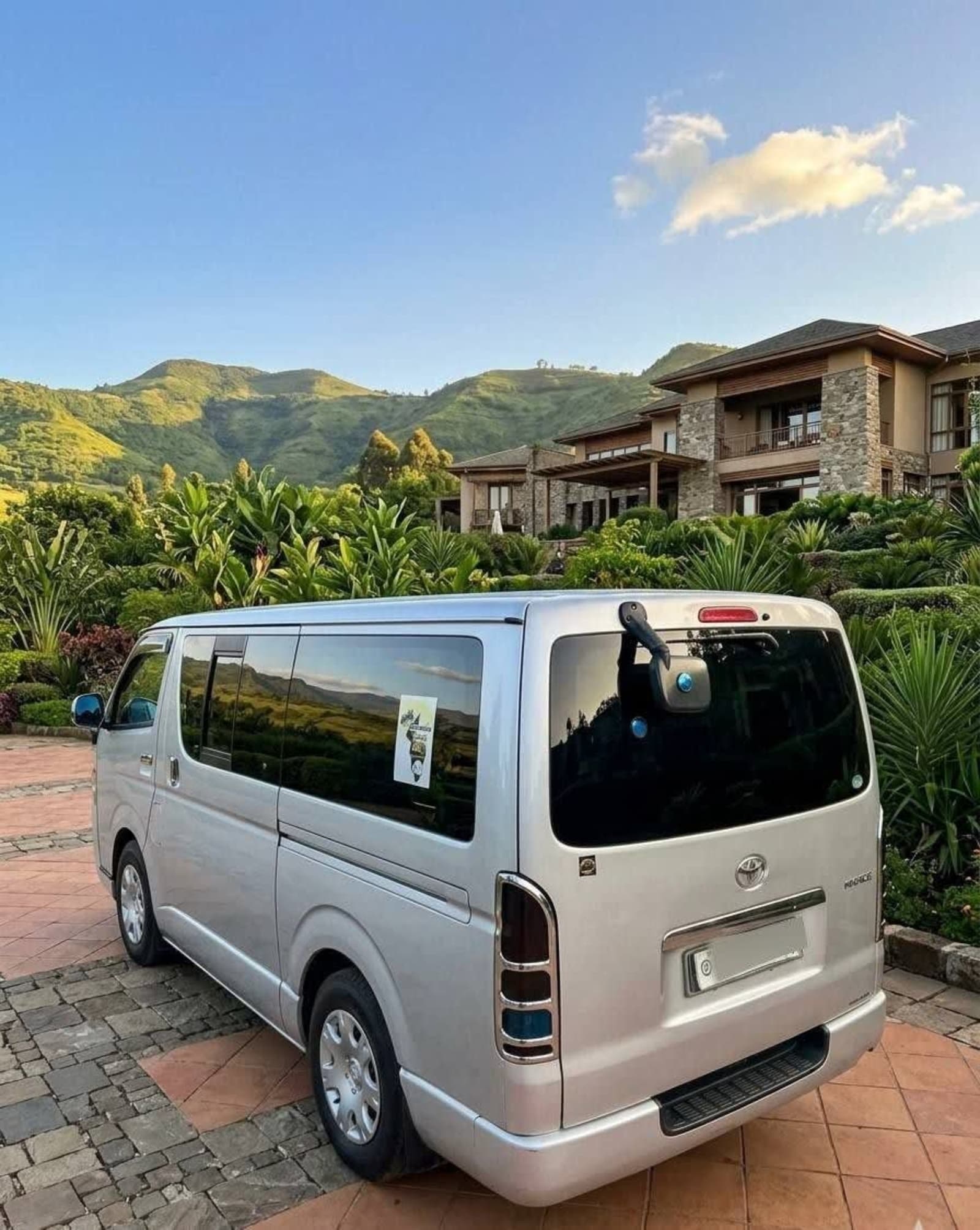 2007 Toyota Hiace — photo 5
