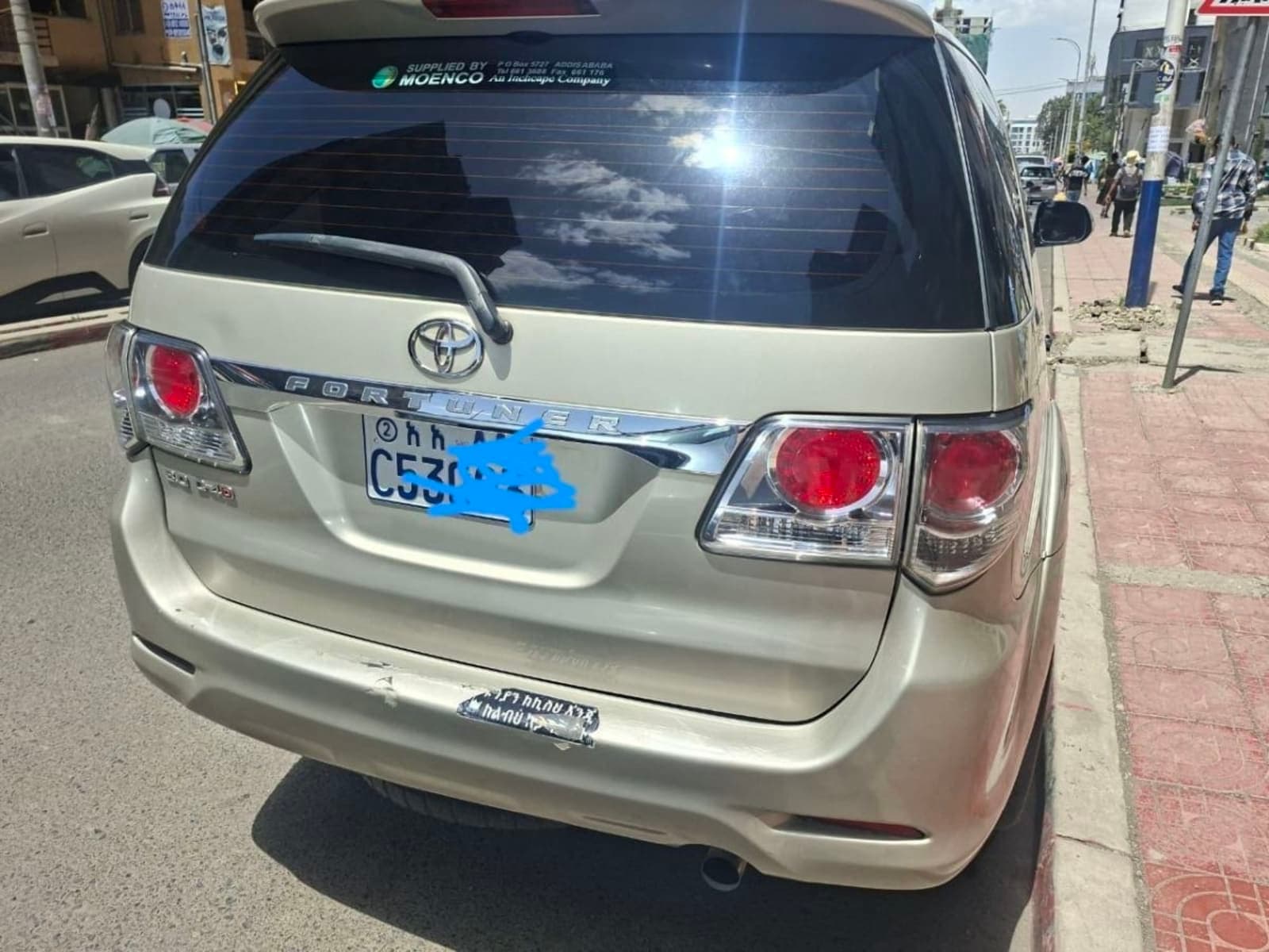 2012 Toyota Fortuner โ photo 3